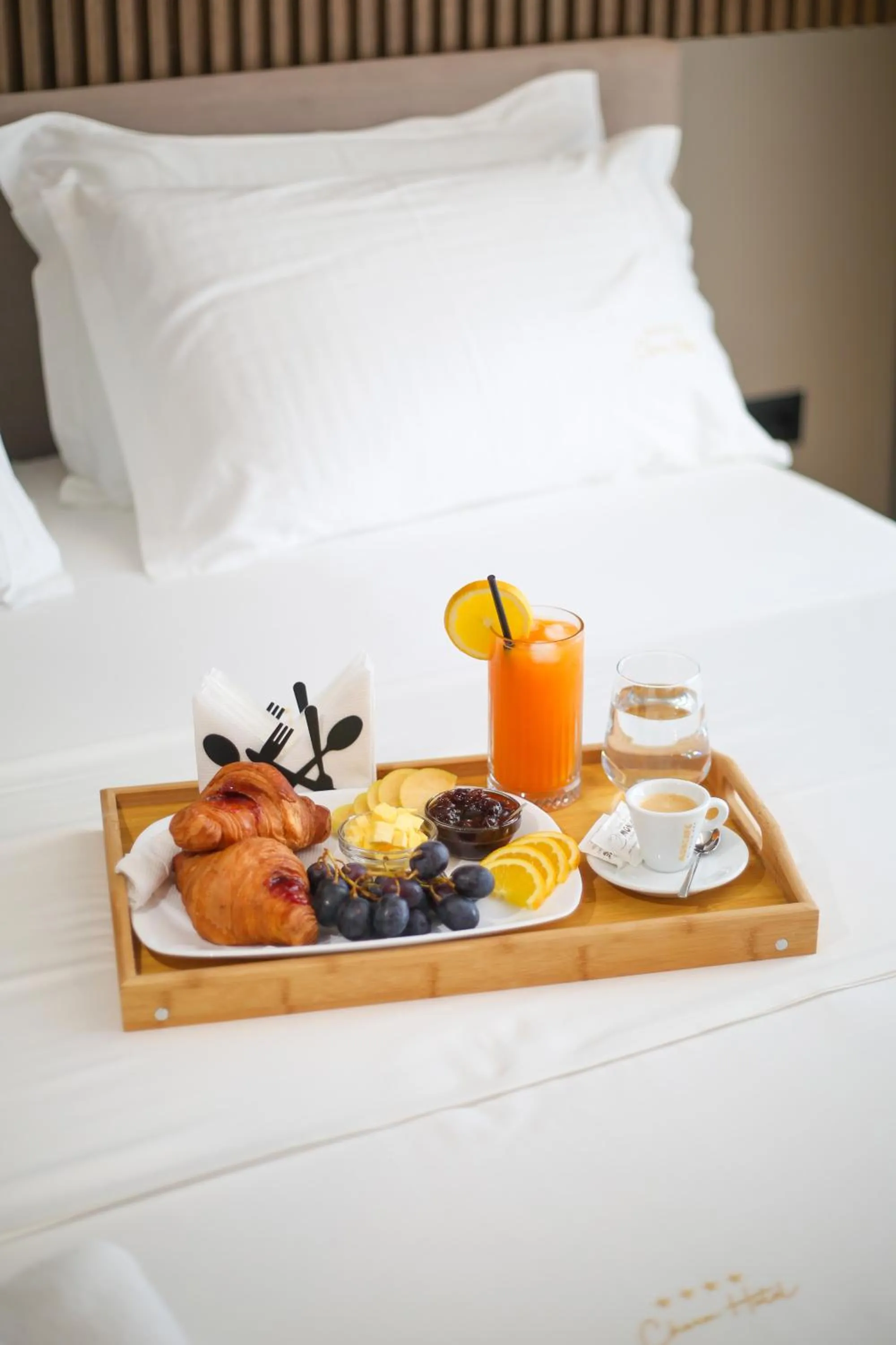 Breakfast, Bed in Charm Hotel