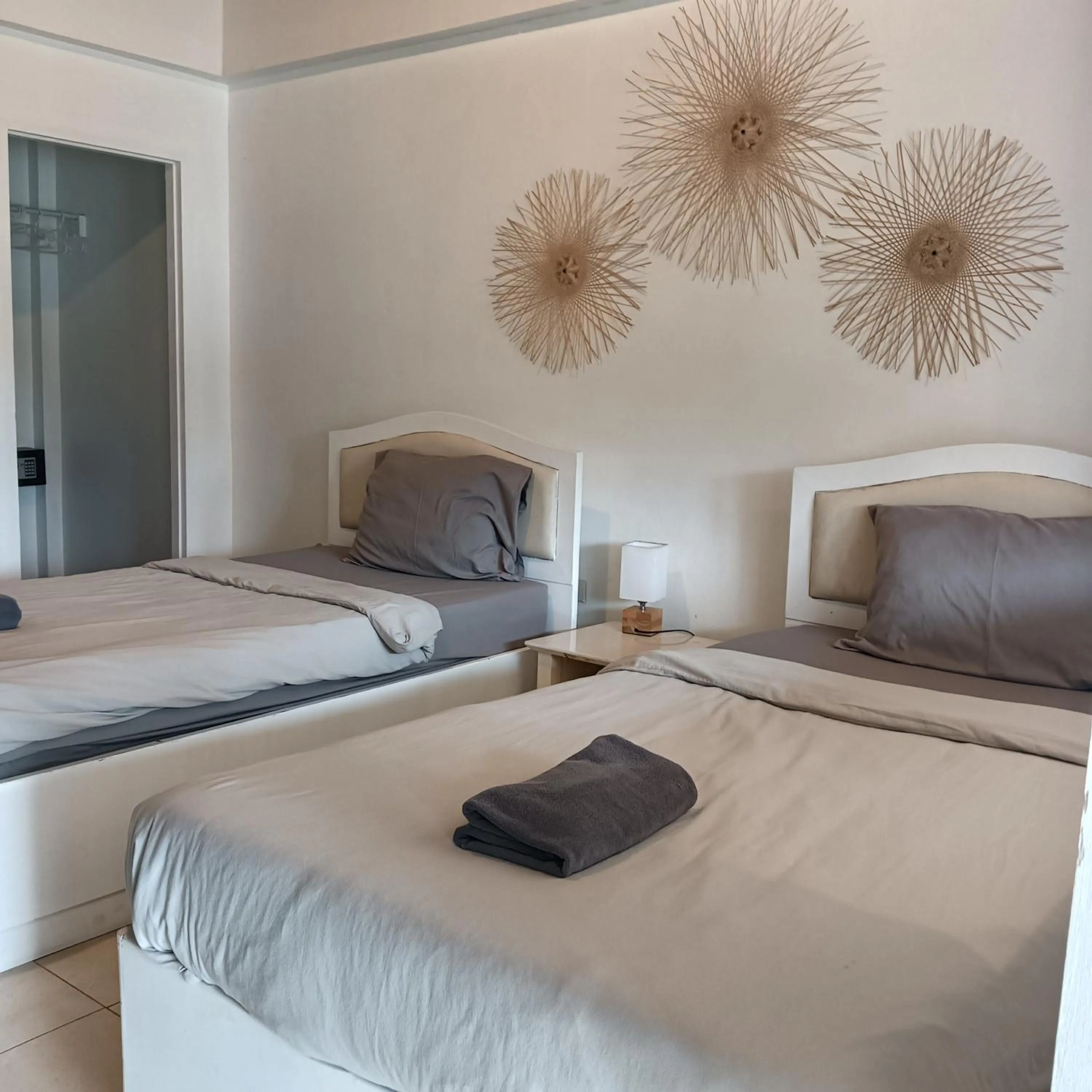 Bed in Cliff Cottage