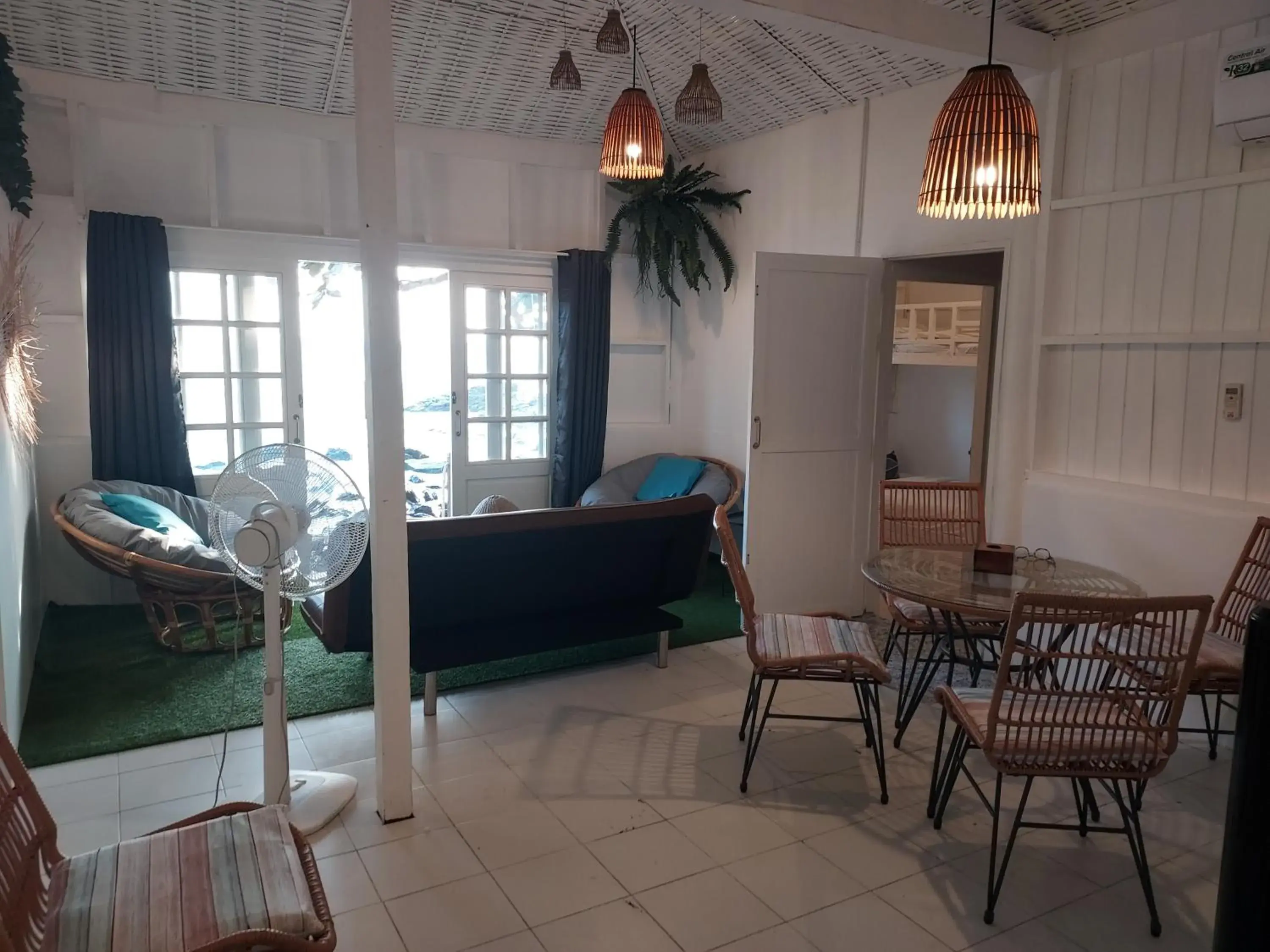 Boat House in Cliff Cottage Boat House in Cliff Cottage