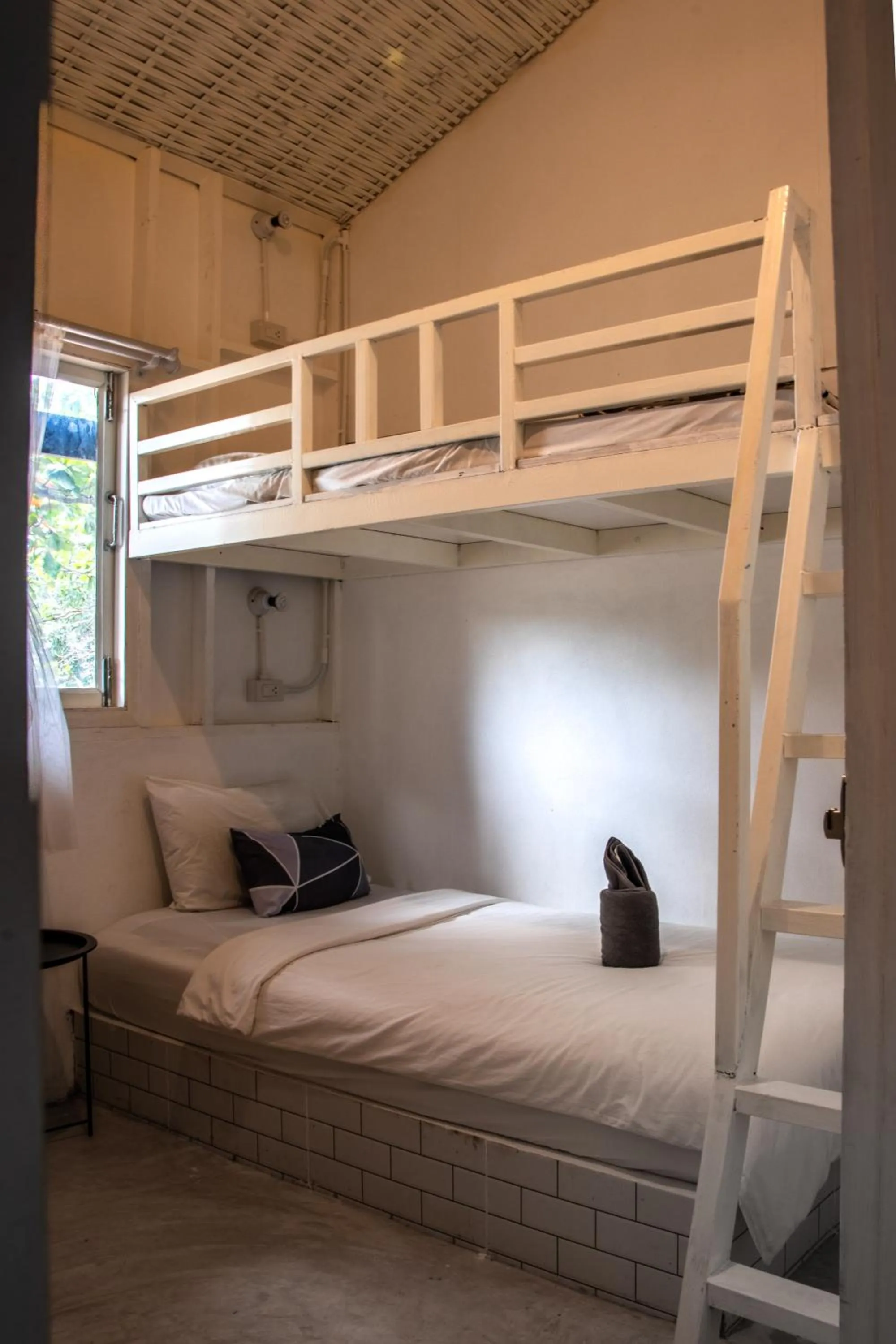 Bed in Cliff Cottage