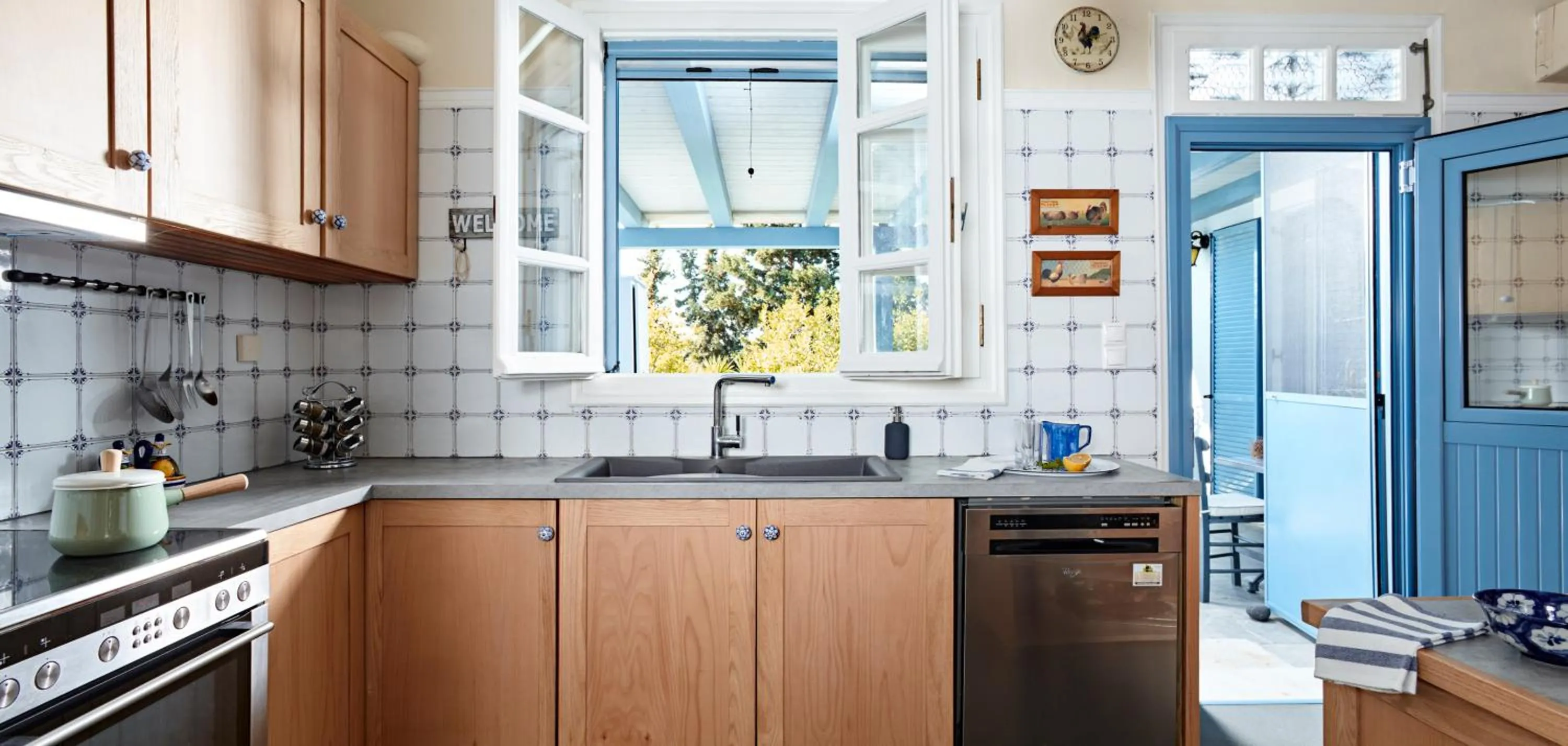 Communal kitchen in Villa Irini