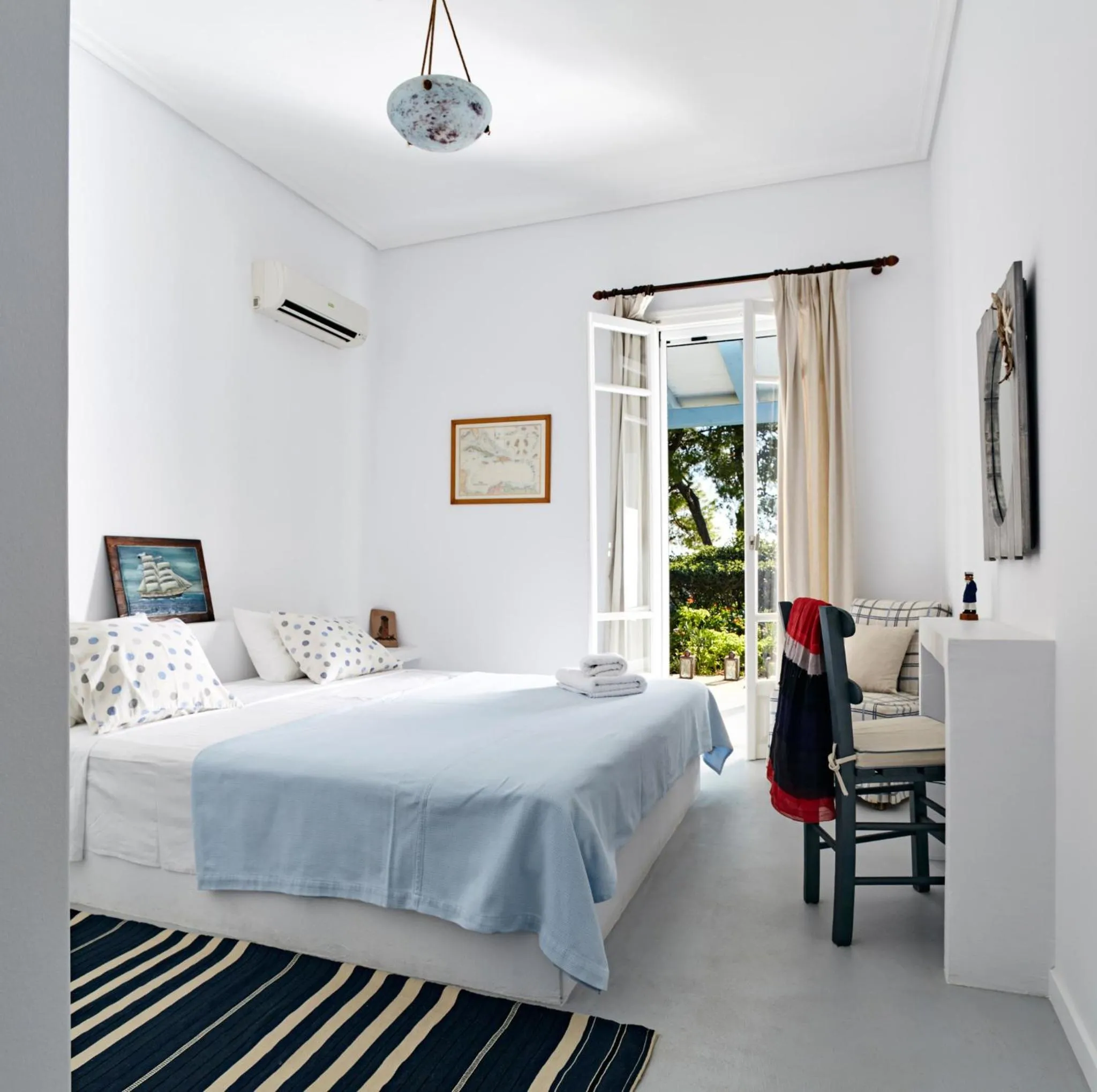 Photo of the whole room, Bed in Villa Irini