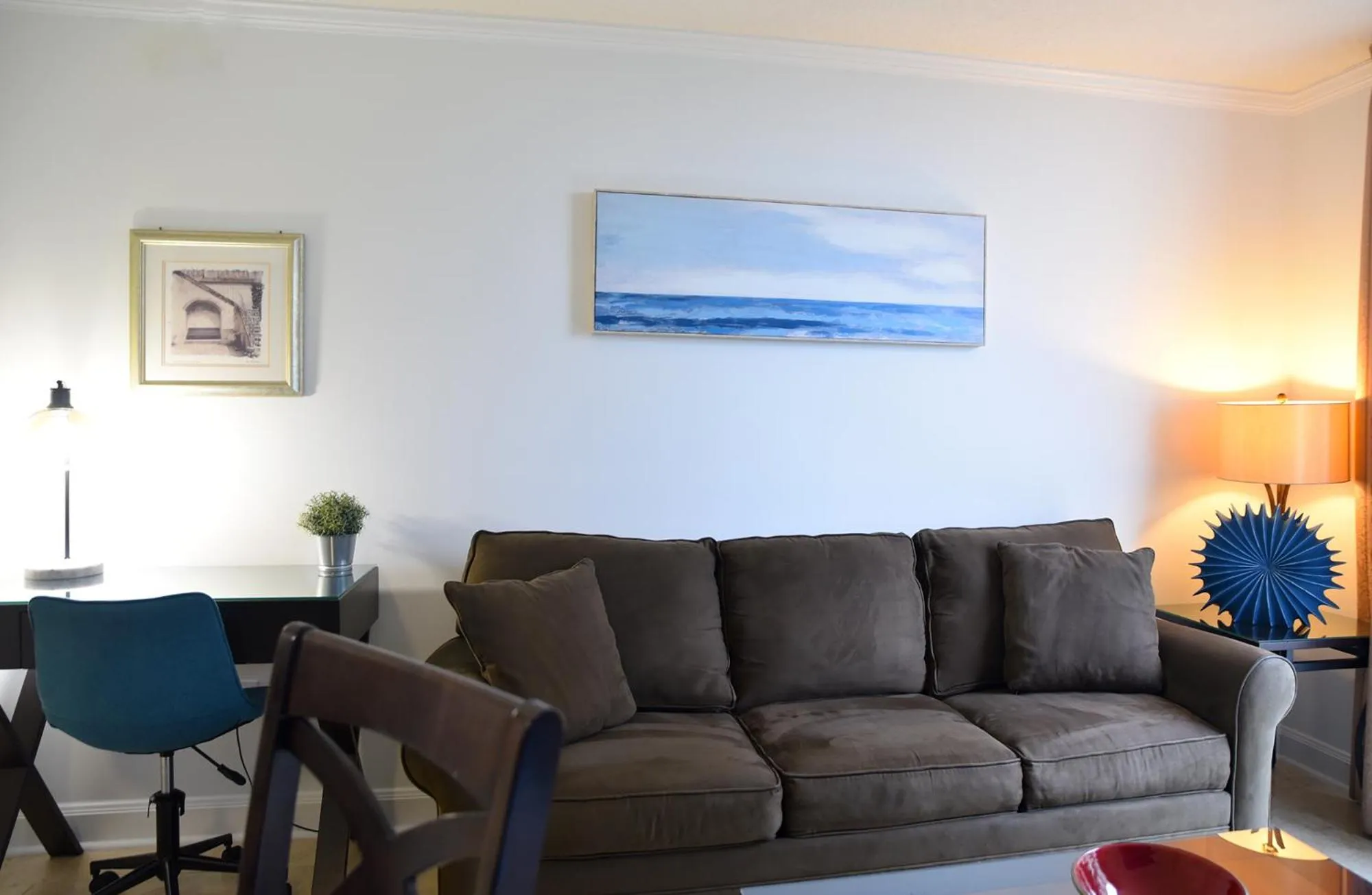 Relaxing Condo Hotel In The Grove, Free Parking