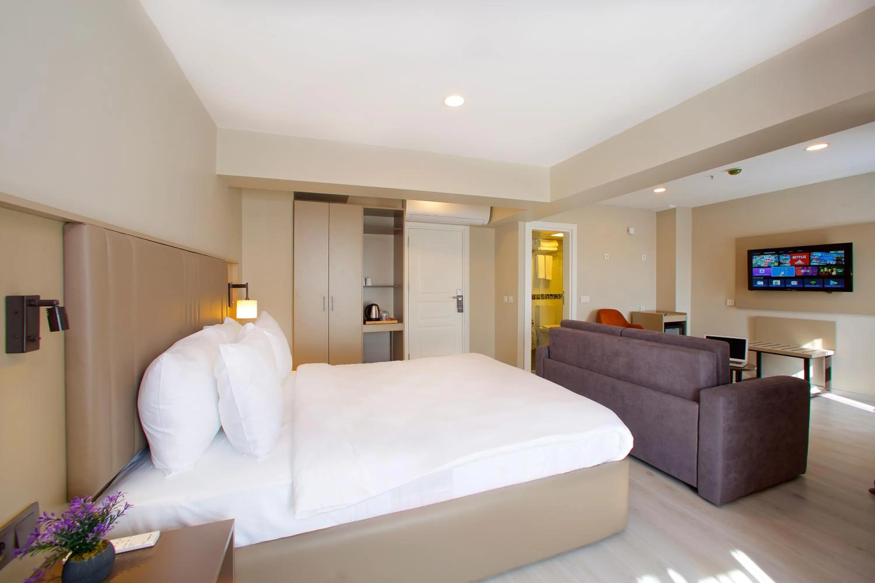 Photo of the whole room, Bed in Joy Taksim