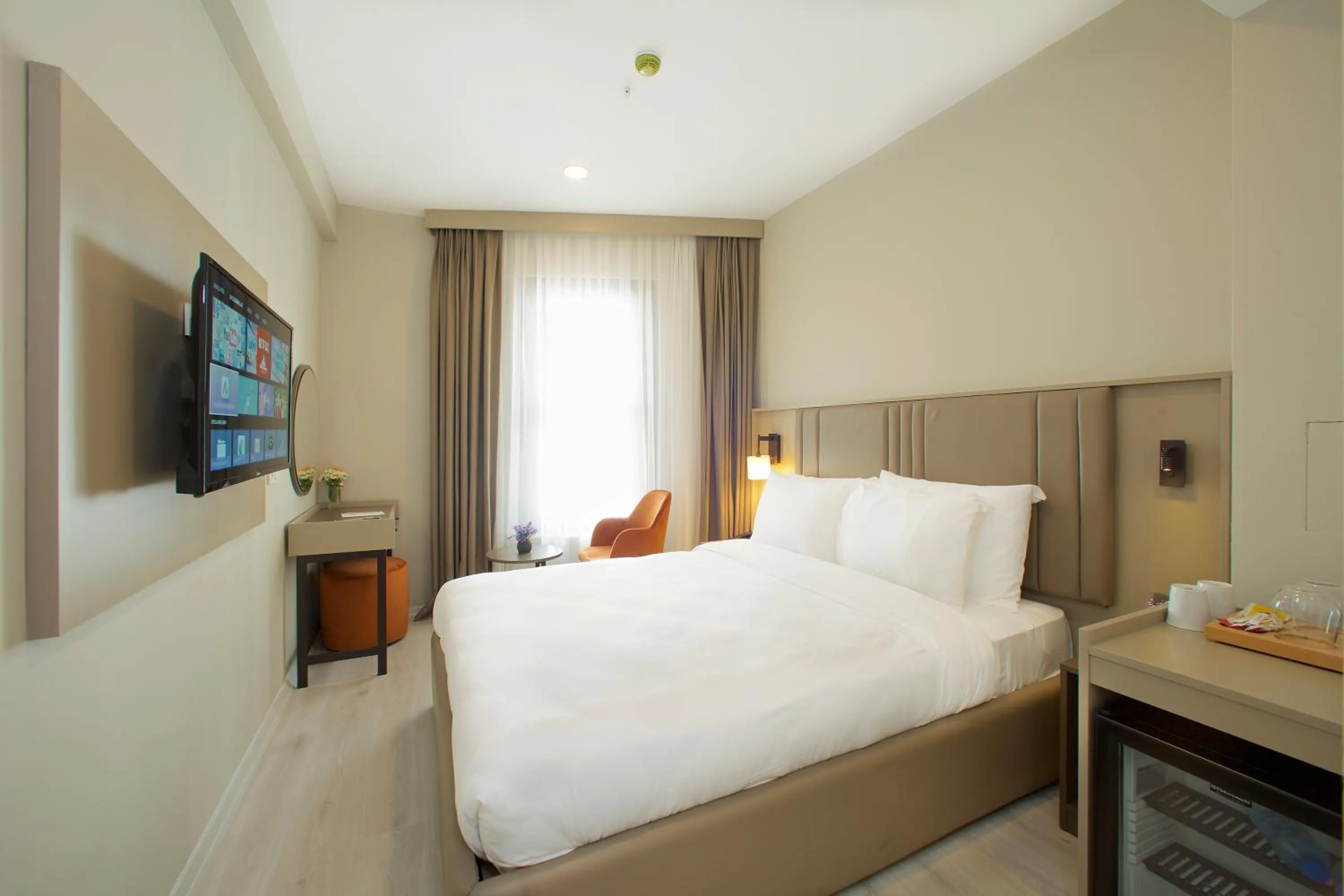 Photo of the whole room, Bed in Joy Taksim