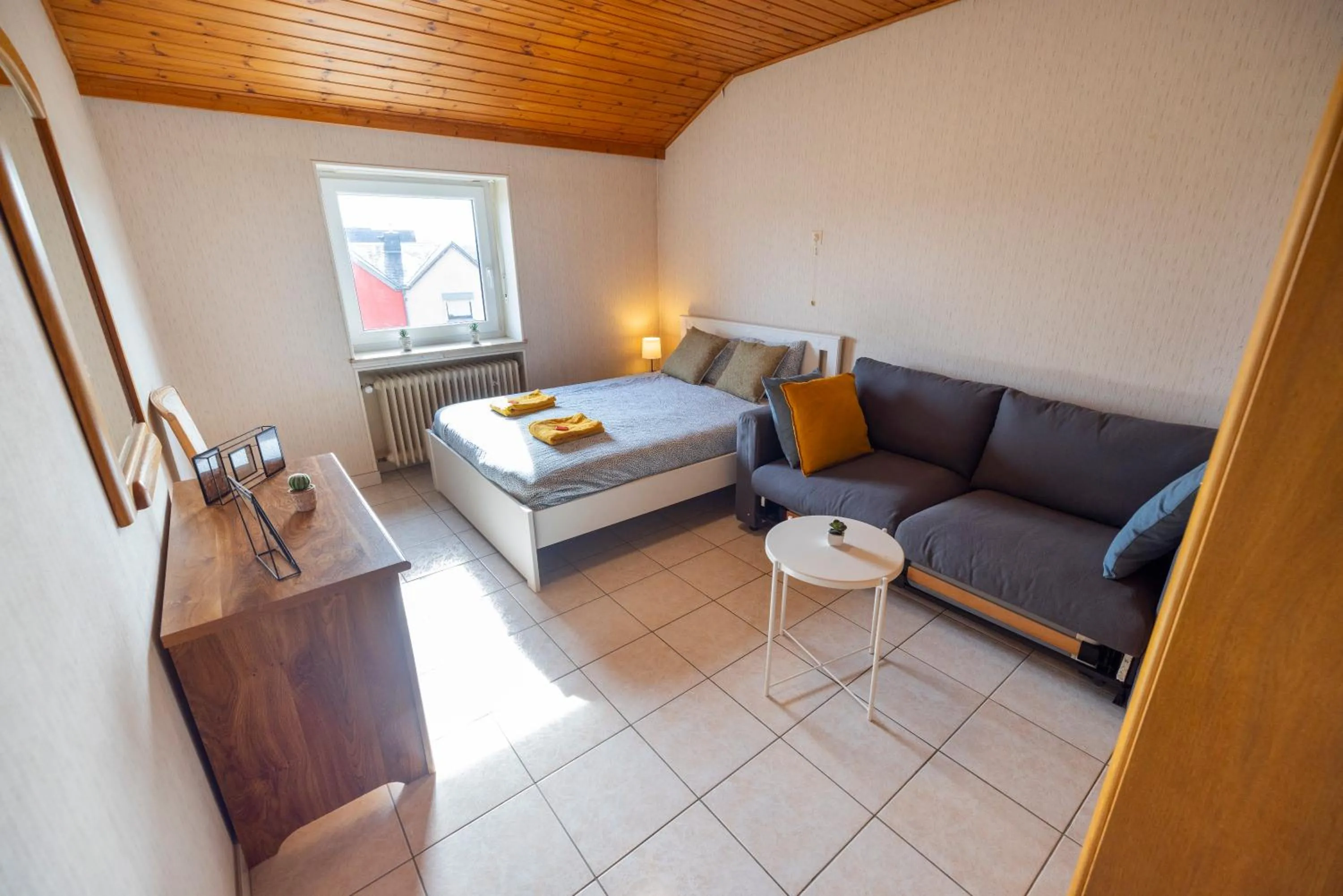 Bed in Good connection city apartment
