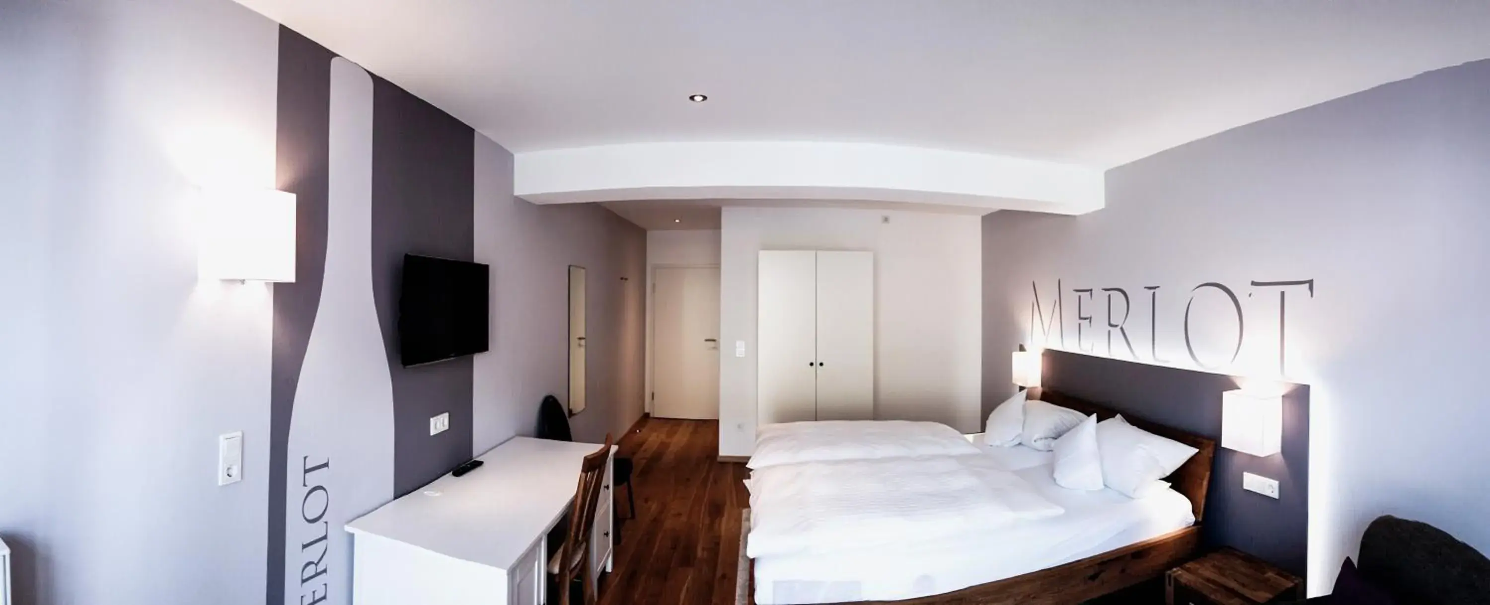 Deluxe double room with balcony and river view in Weingut Lehnert-Veit Gutshotel Deluxe double room with balcony and river view in Weingut Lehnert-Veit Gutshotel