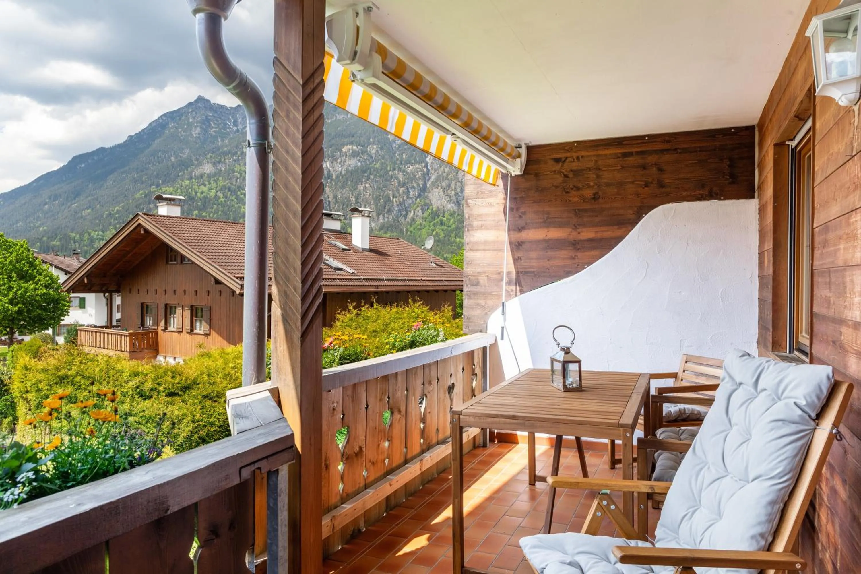 Property building in Alpblick Apartment Alpspitze