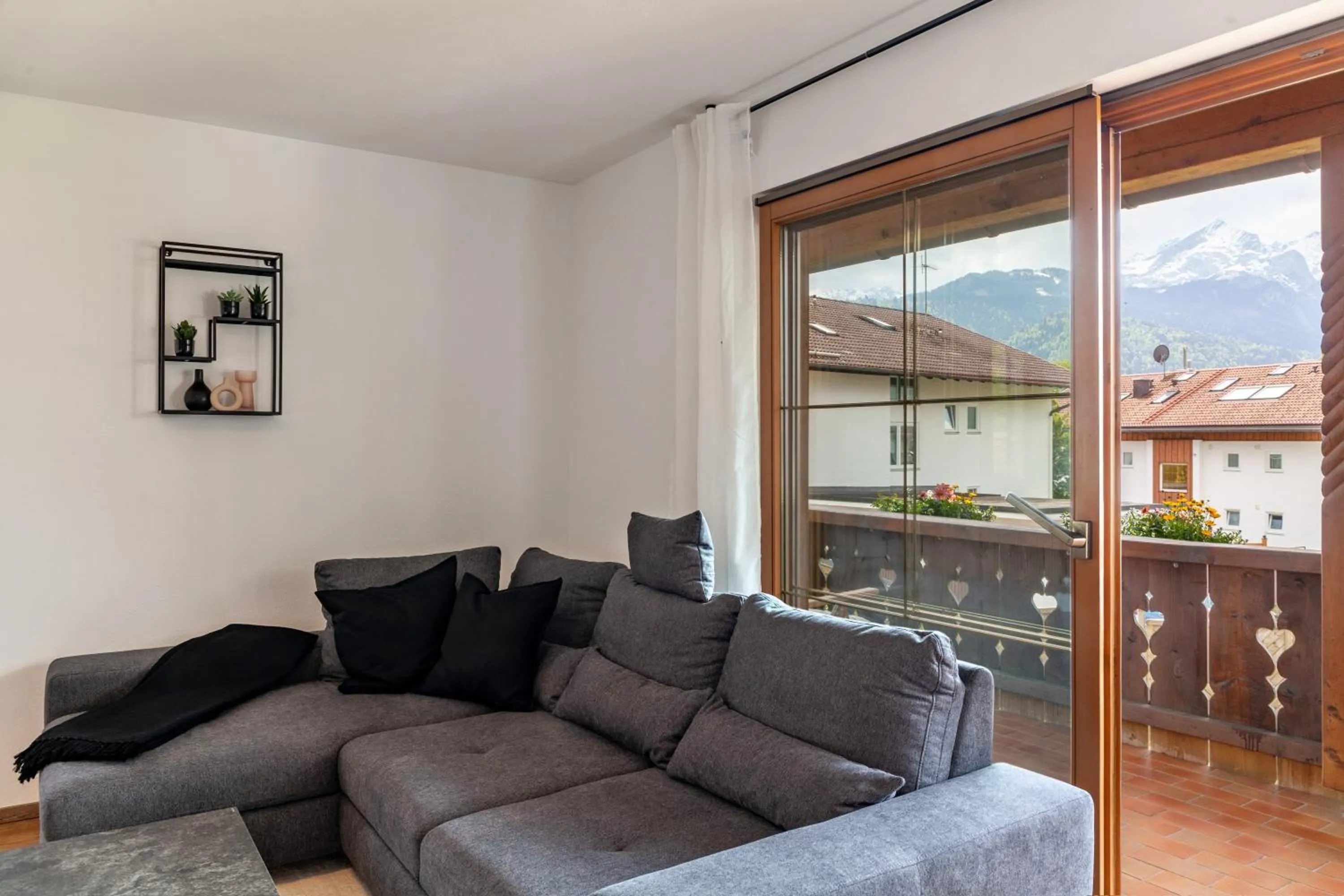 Property building in Alpblick Apartment Alpspitze
