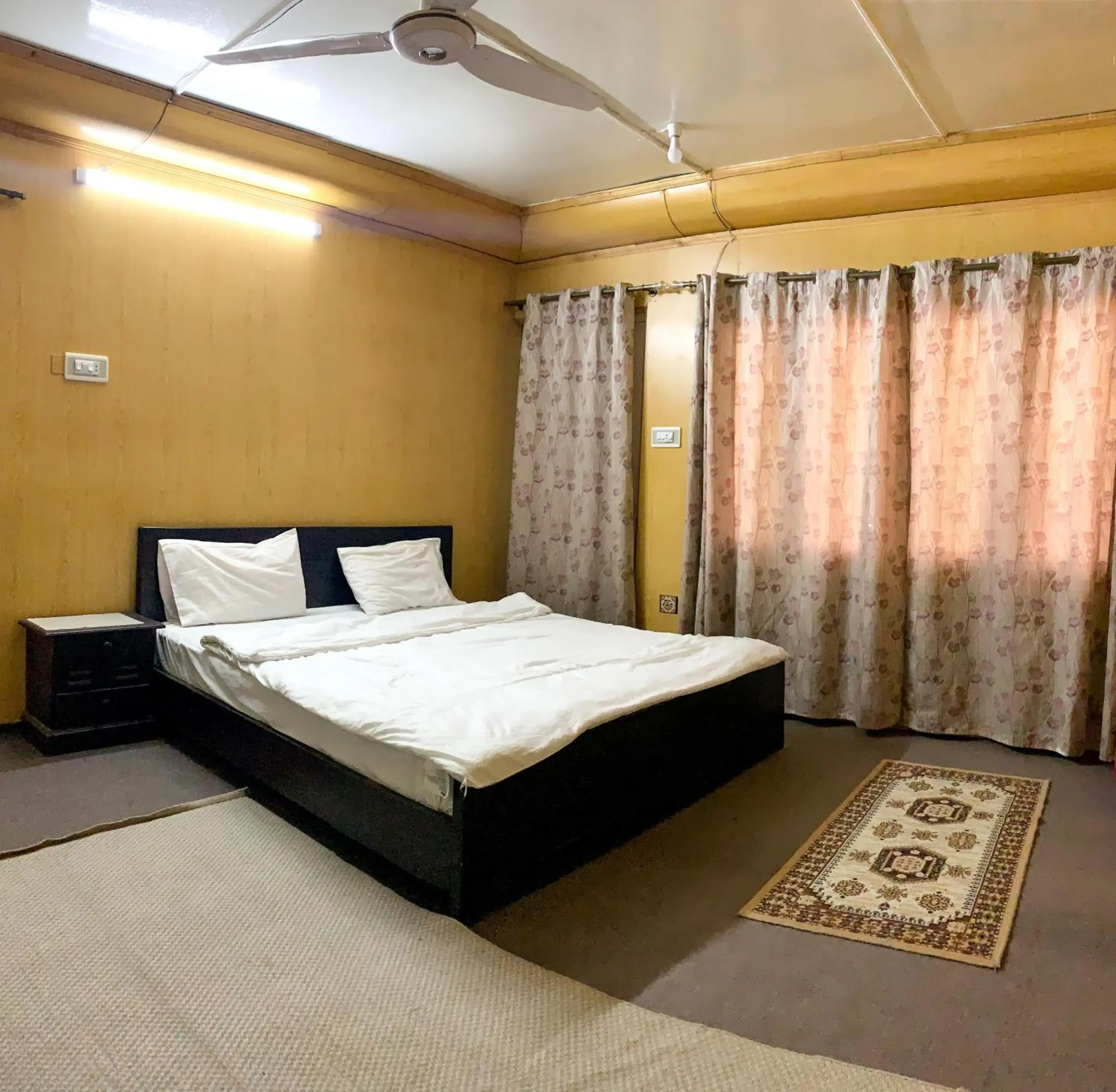 Double Room with Private Bathroom in Sultan's Guest House Skardu Double Room with Private Bathroom in Sultan's Guest House Skardu