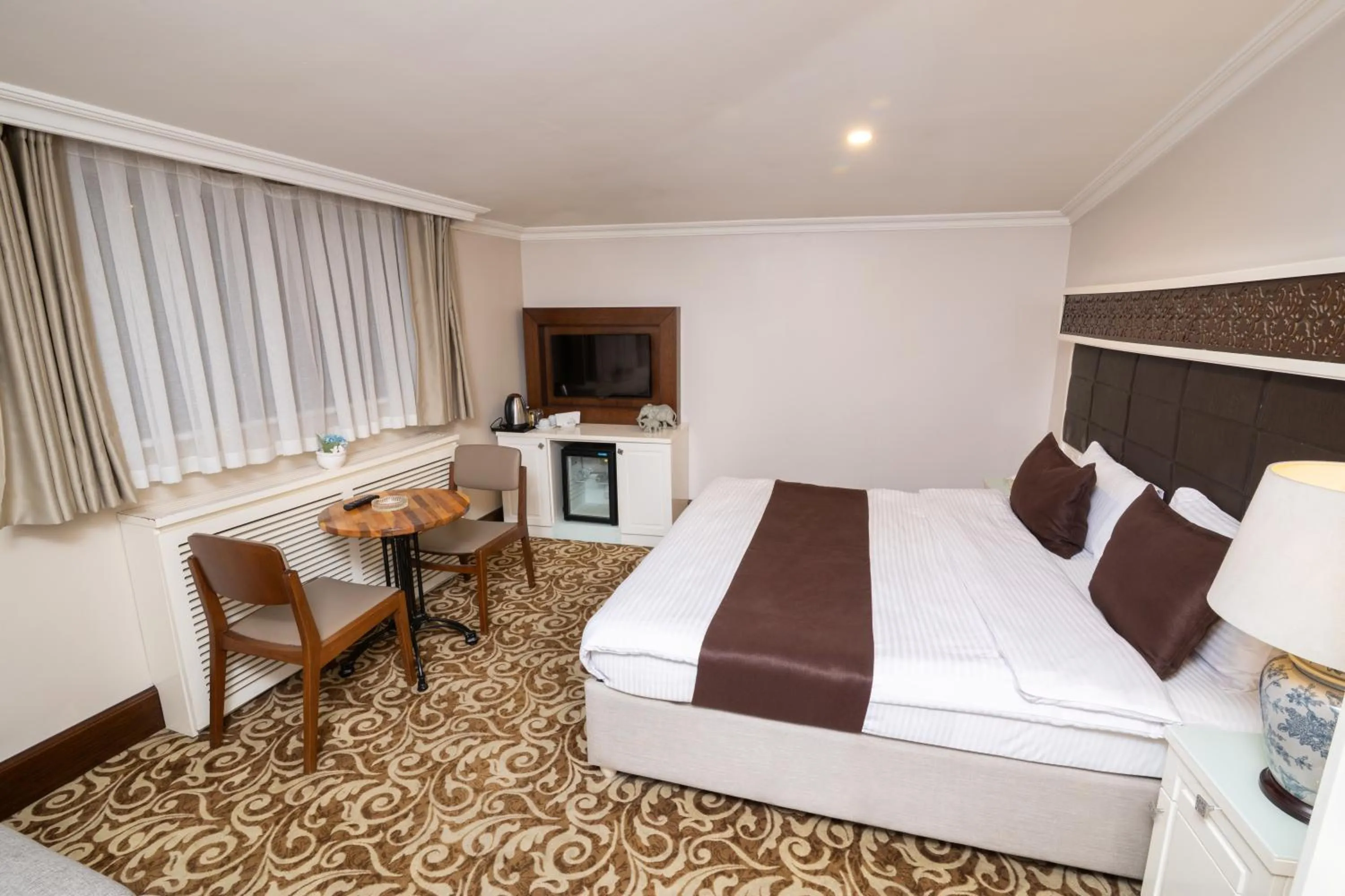 TV and multimedia, Bed in Şişli Luxury K Suites Hotel