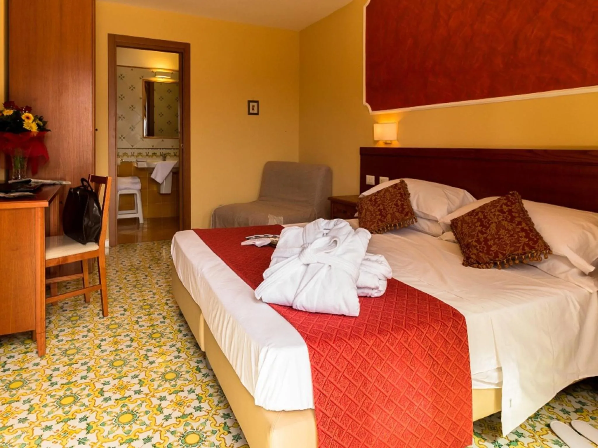Photo of the whole room, Bed in Fortuna Village Pompei
