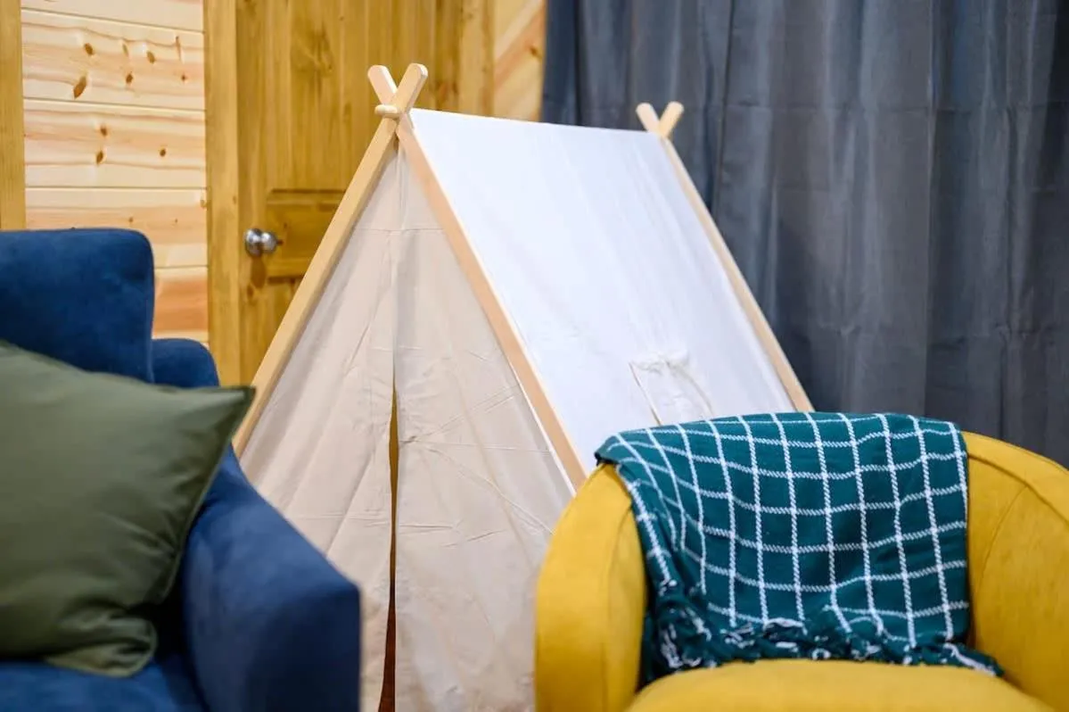 Massive Hochatown Lodge W Spa, Basketball & More