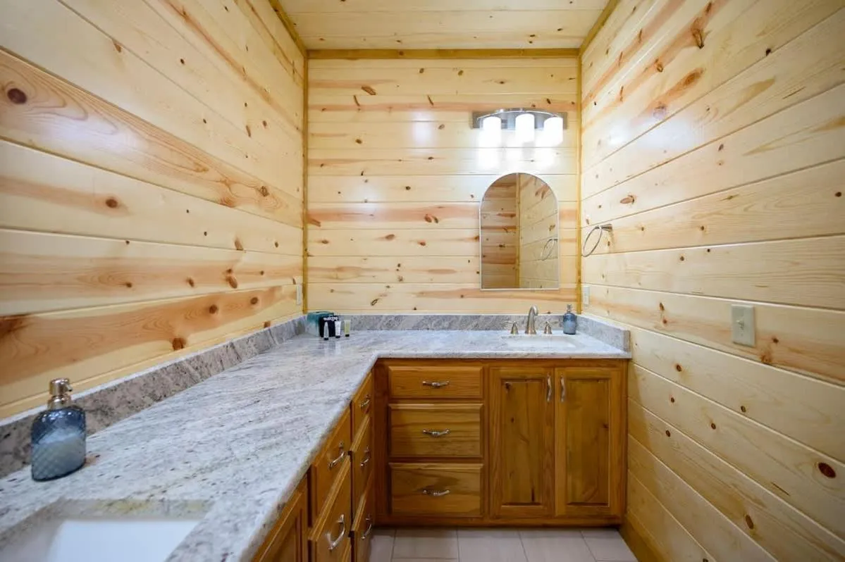 Massive Hochatown Lodge W Spa, Basketball & More