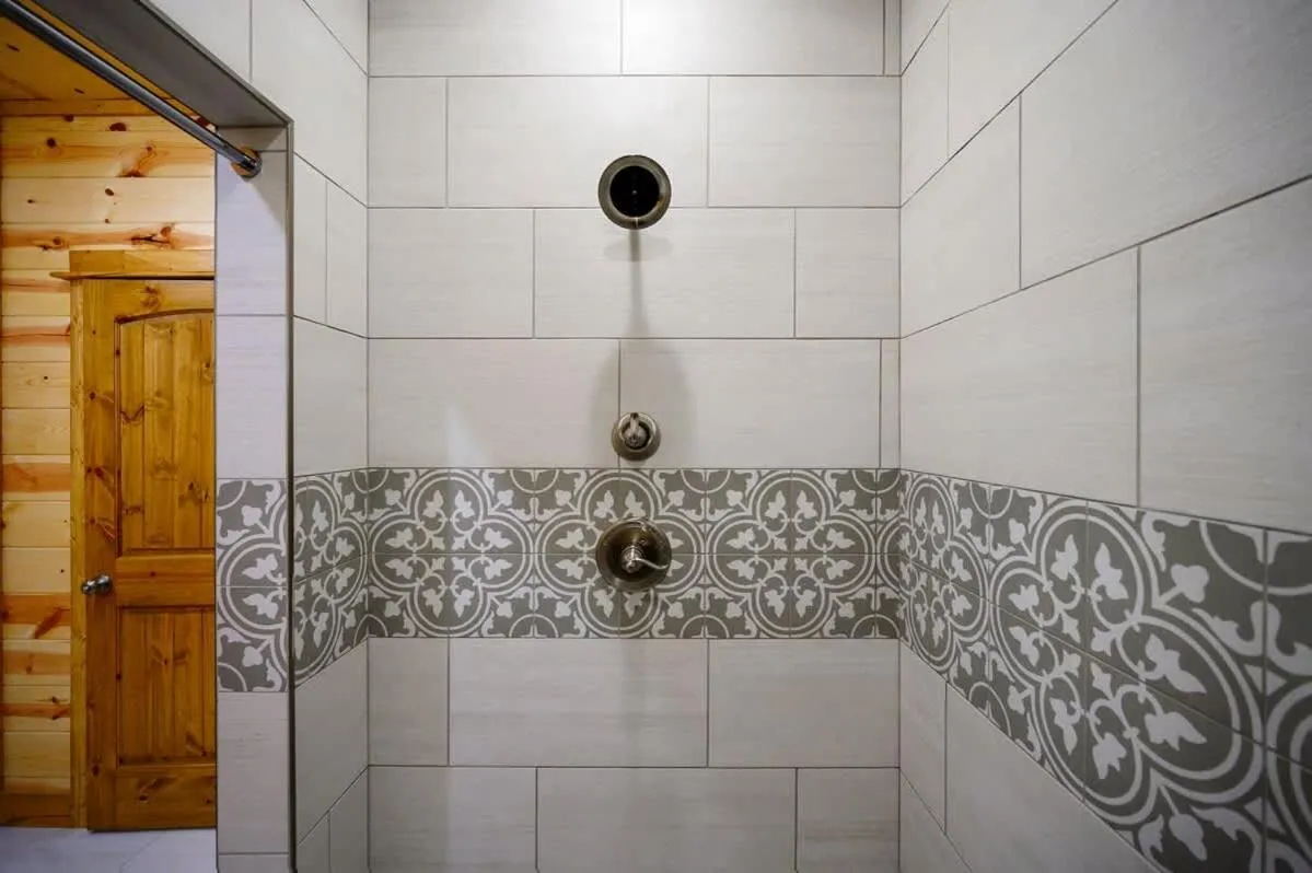 Massive Hochatown Lodge W Spa, Basketball & More