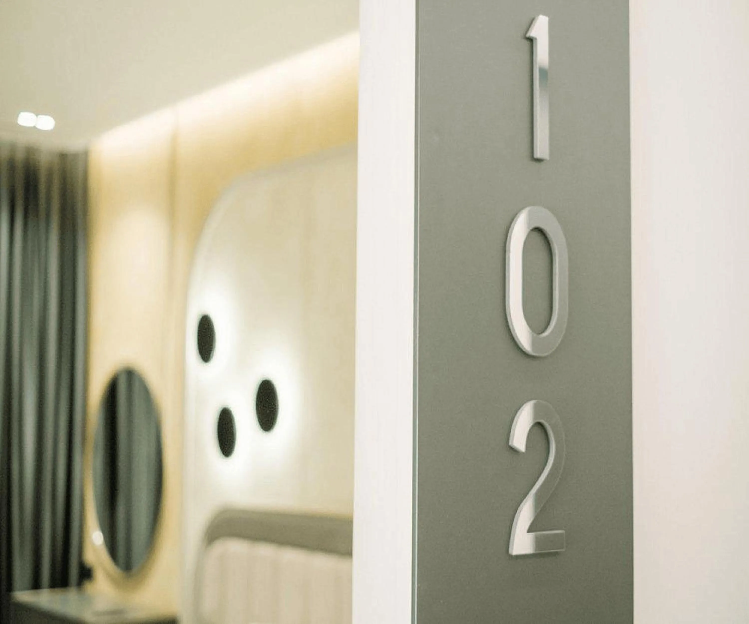 Shower in Comfort Suites