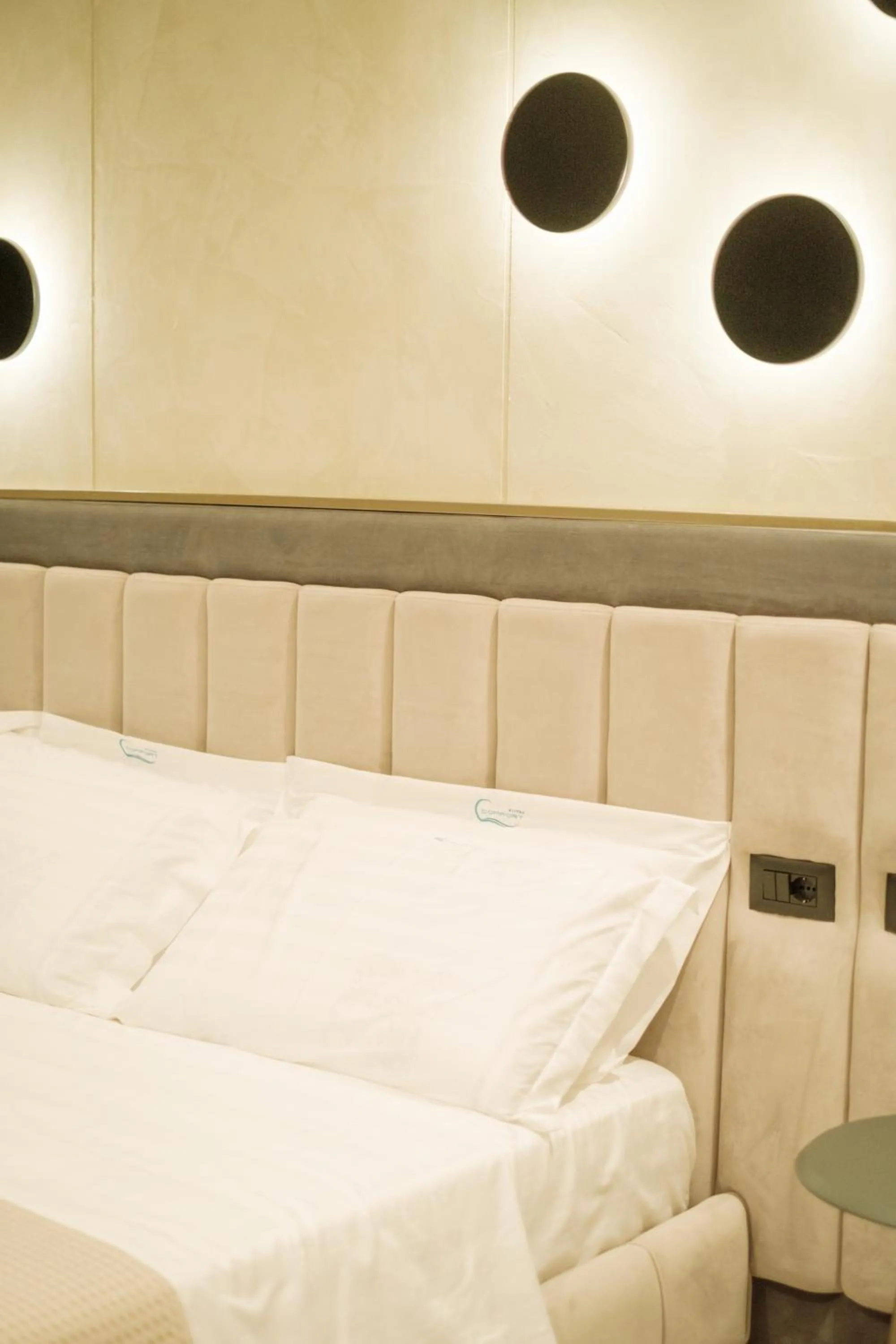 Bed in Comfort Suites