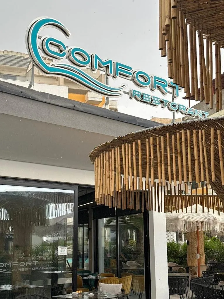 Restaurant/places to eat in Comfort Suites