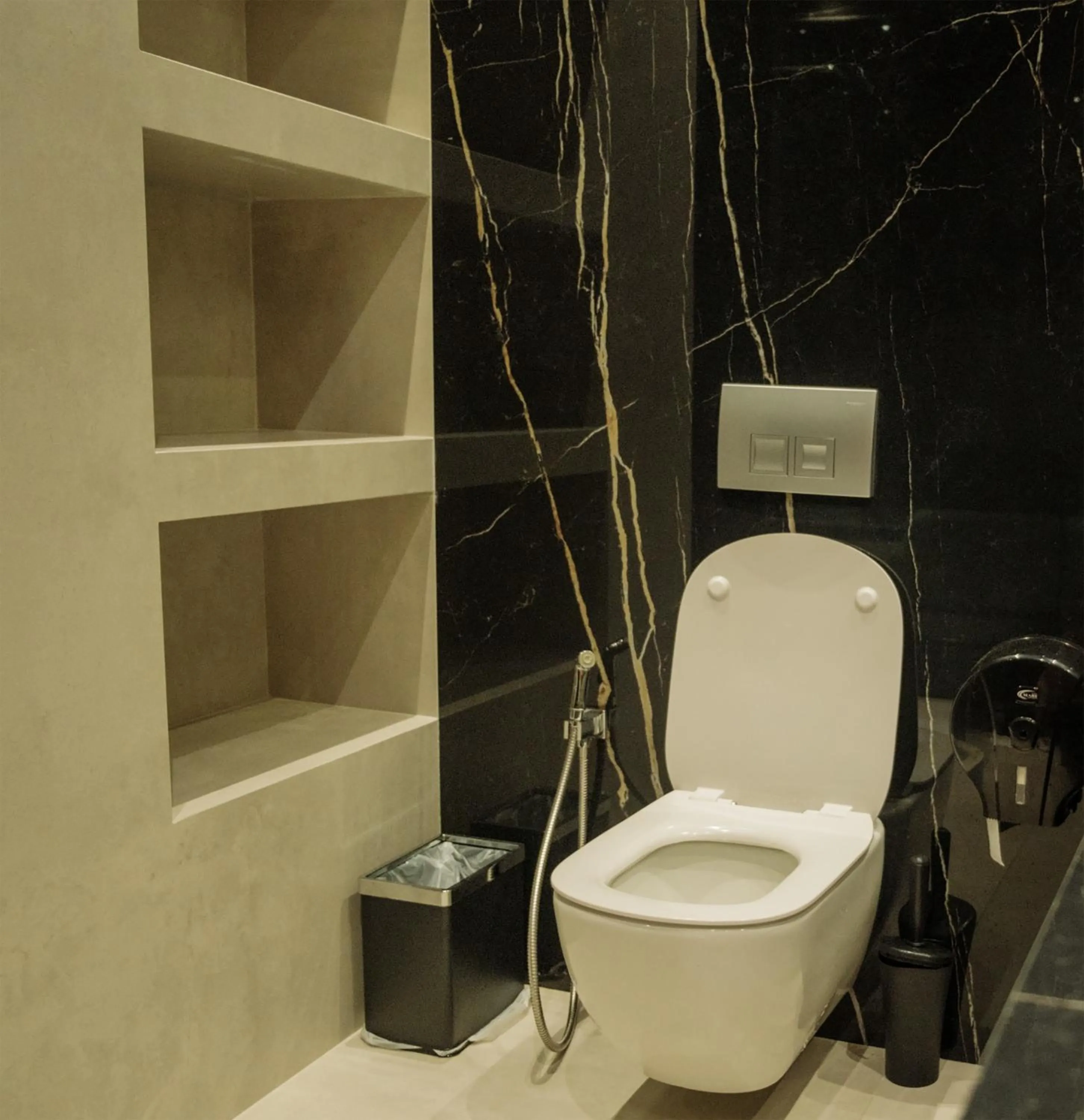 Toilet in Comfort Suites