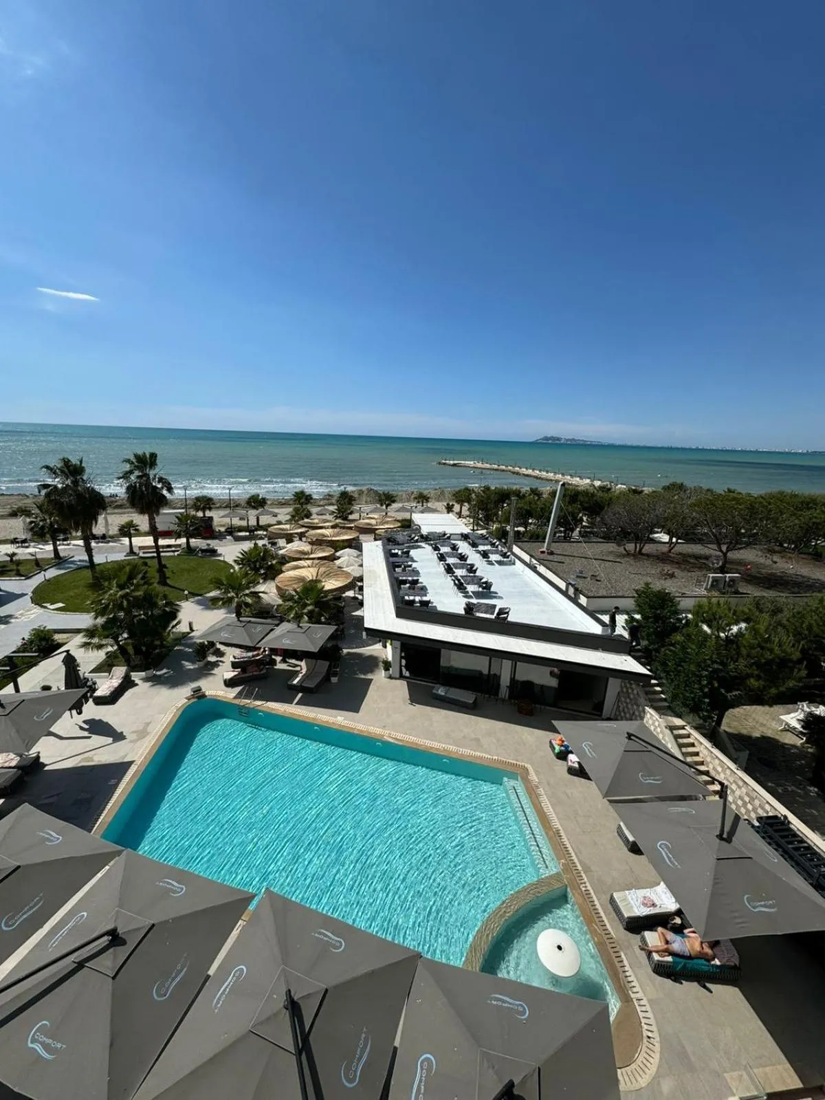 Day in Comfort Suites