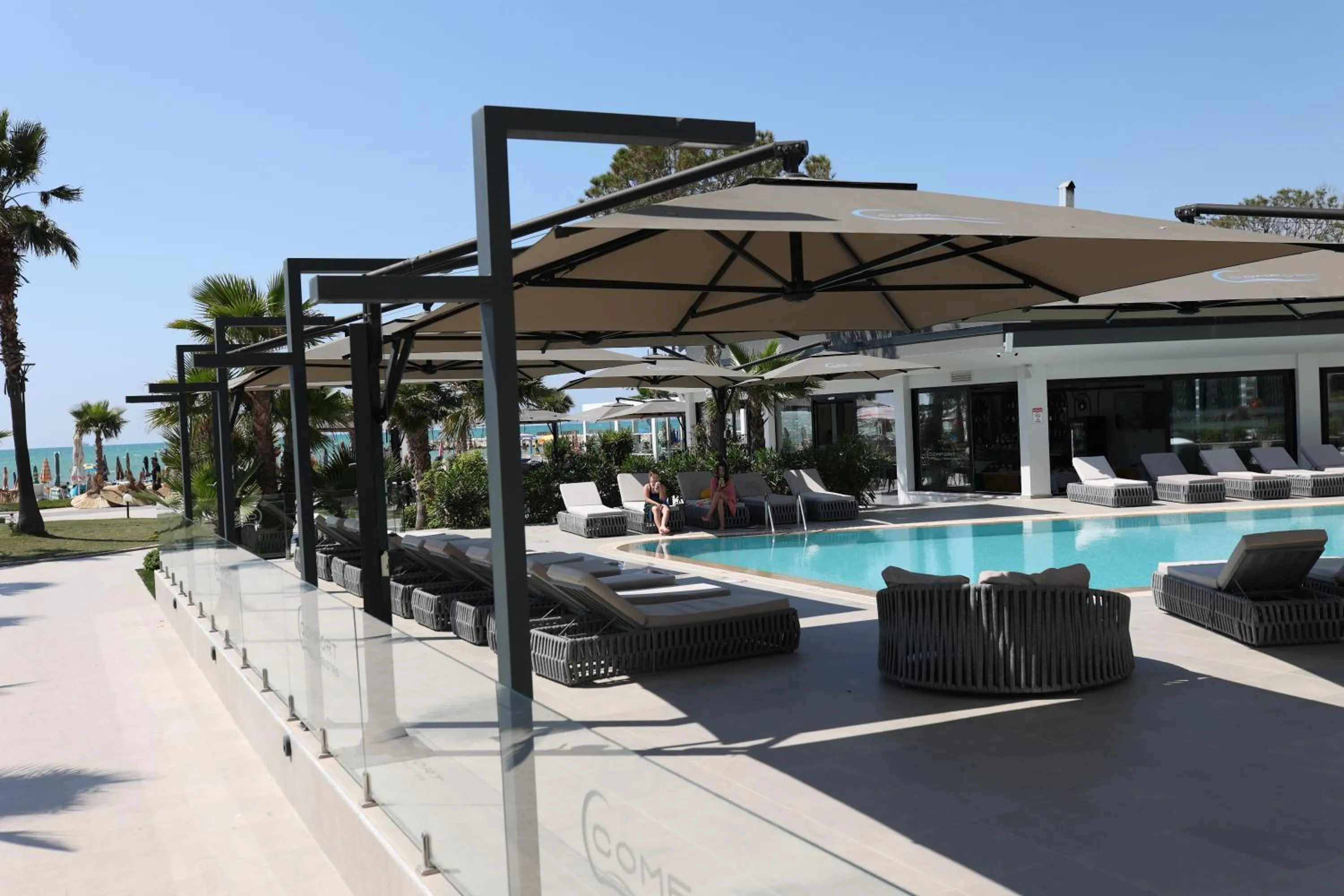 Day in Comfort Suites