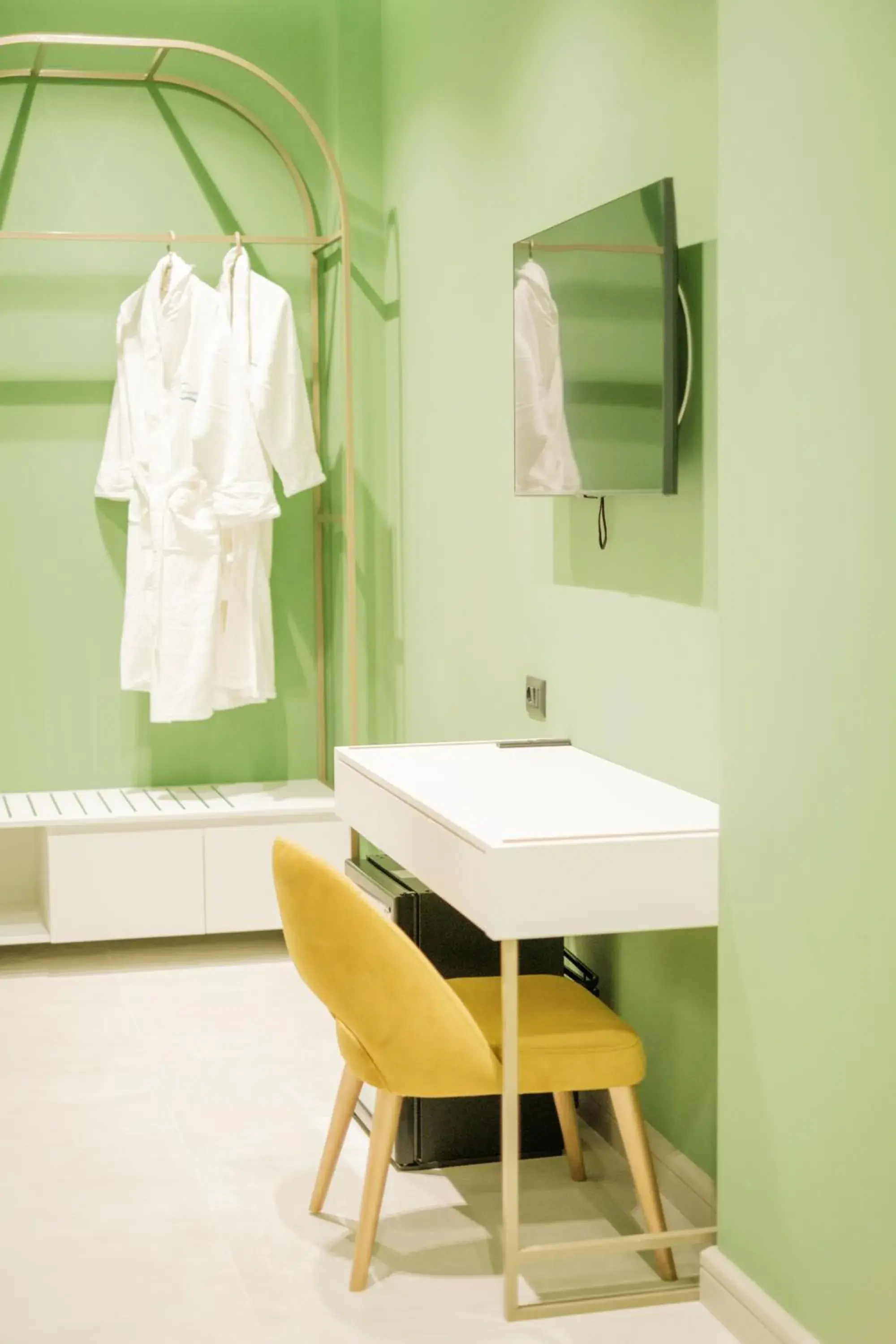 Deluxe Double Room in Comfort Suites Deluxe Double Room in Comfort Suites