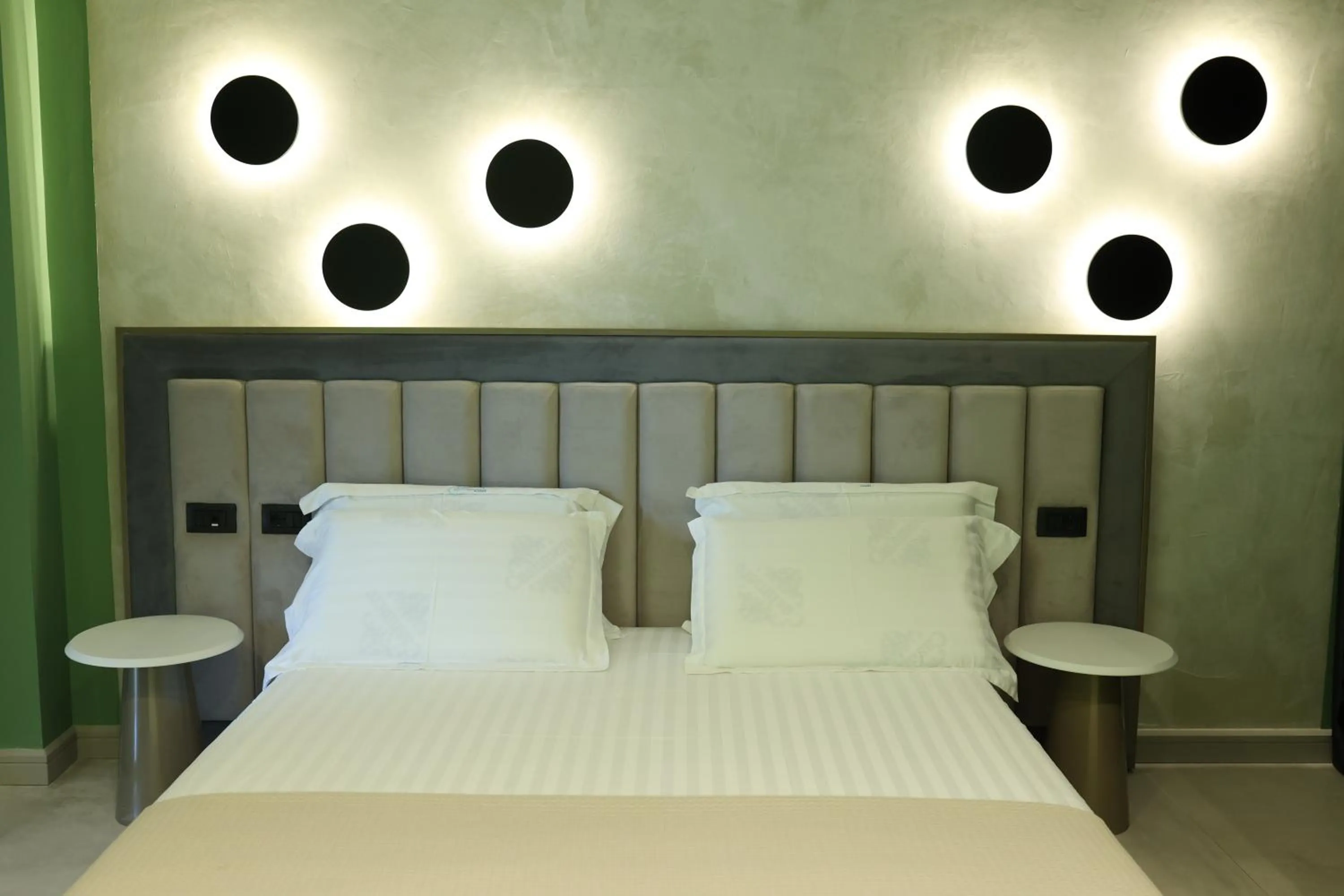 Bed in Comfort Suites