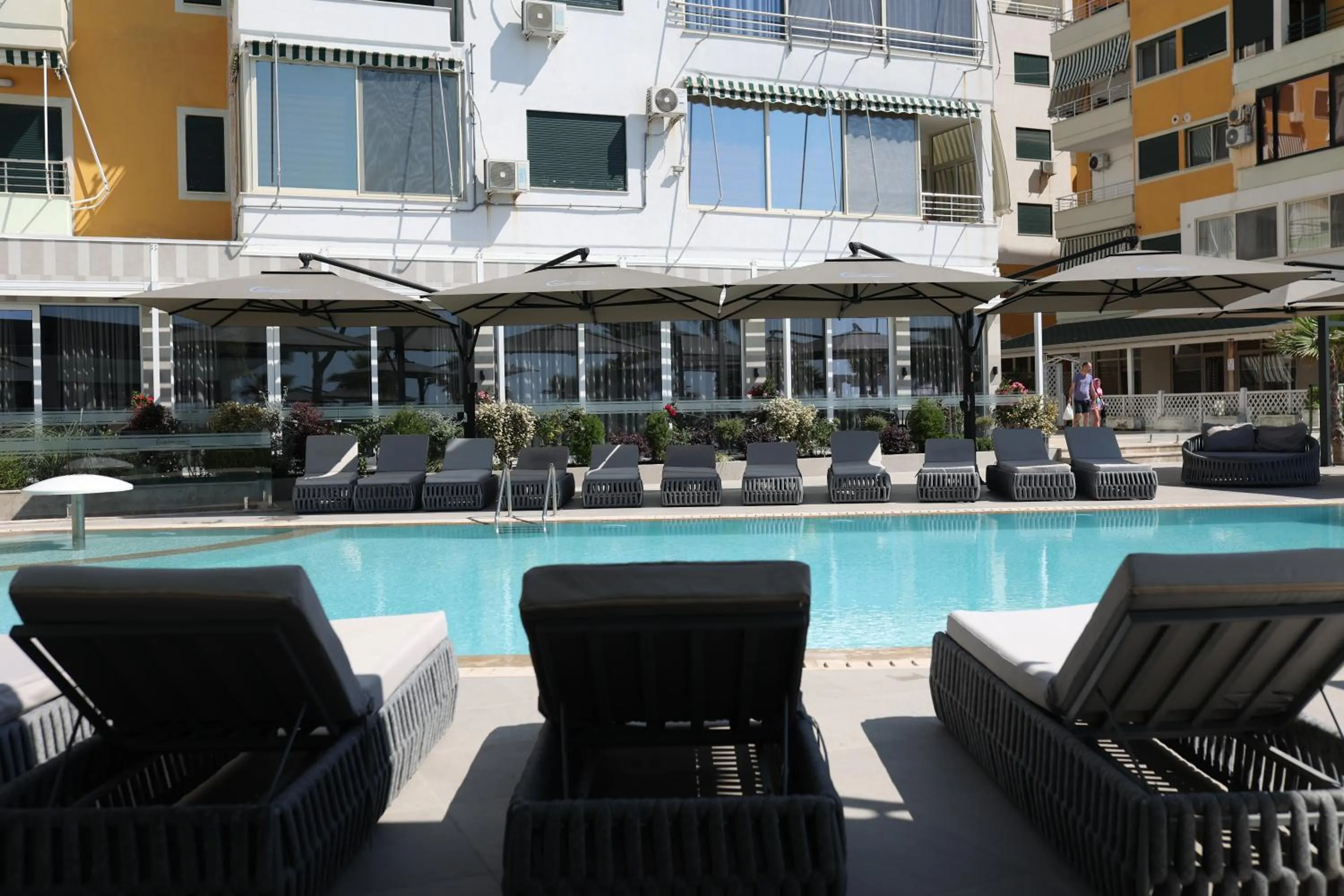 Property building in Comfort Suites