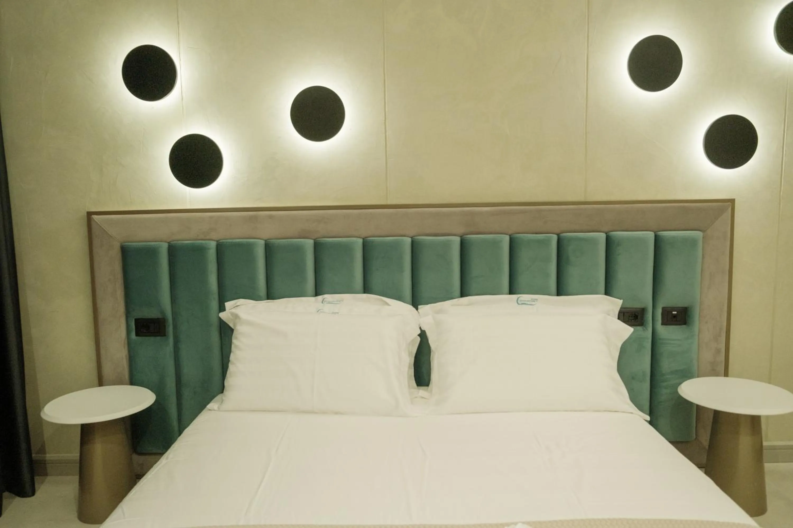 Bed in Comfort Suites