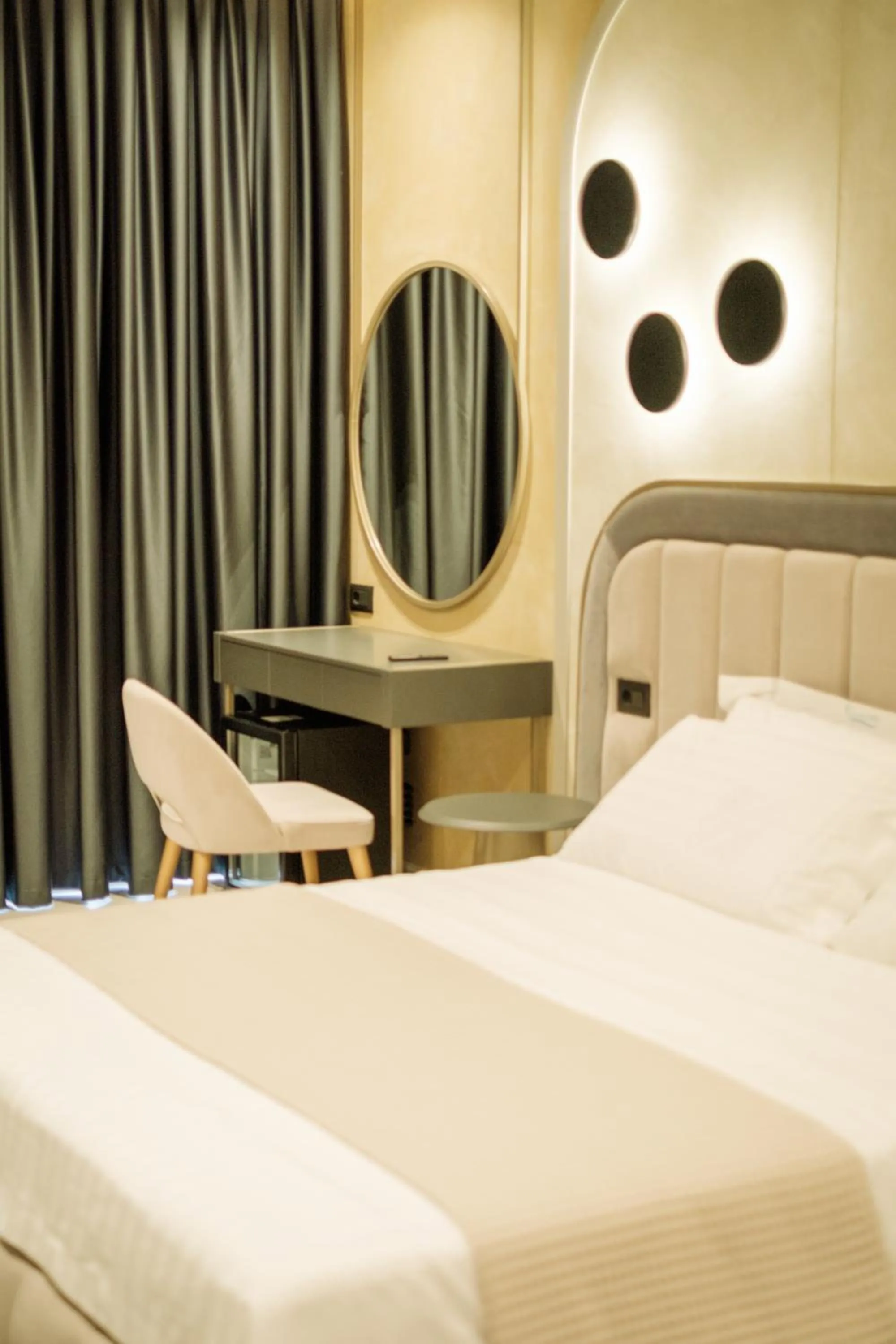 Bed in Comfort Suites