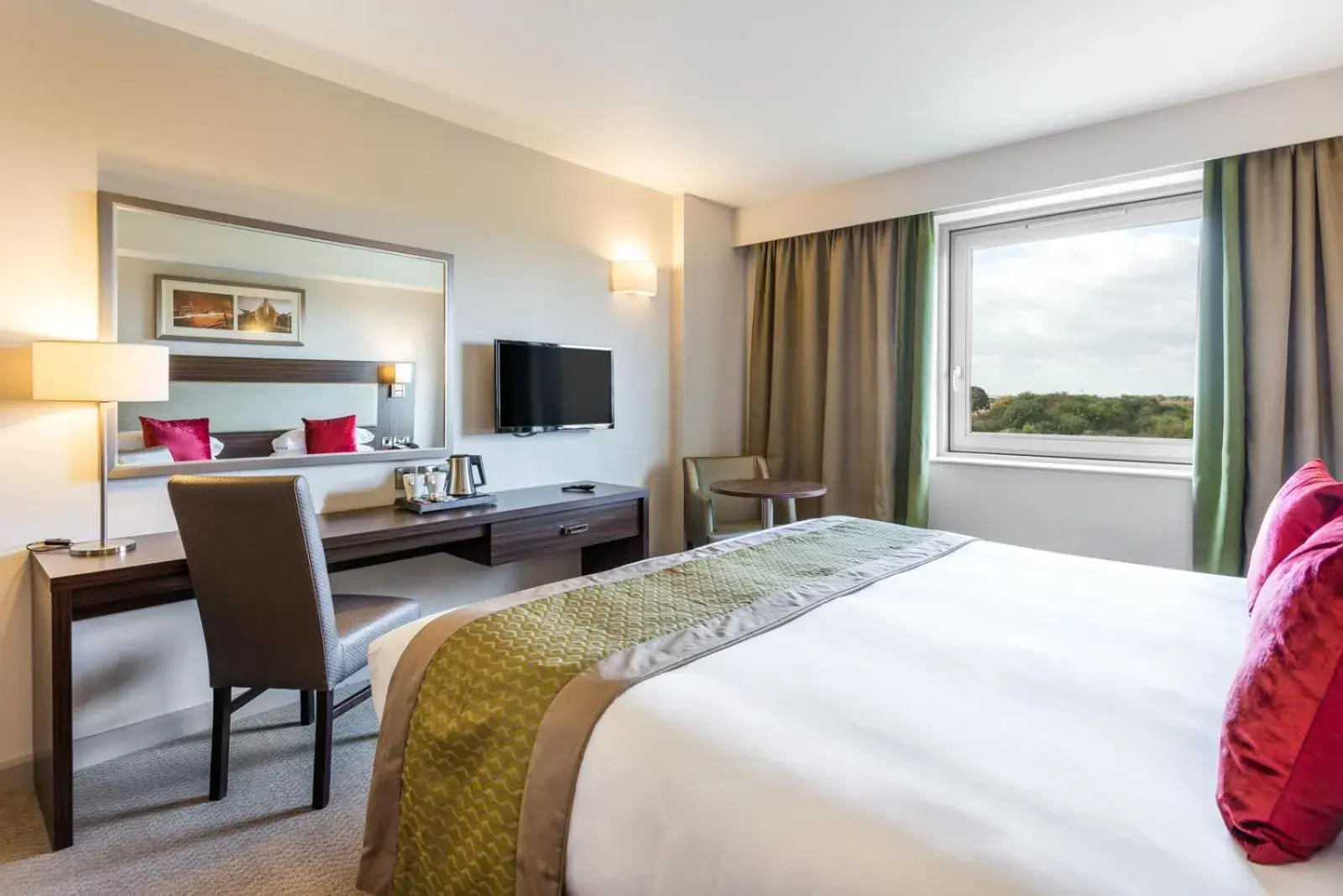 Photo of the whole room in Heston Hyde Hotel Photo of the whole room in Heston Hyde Hotel