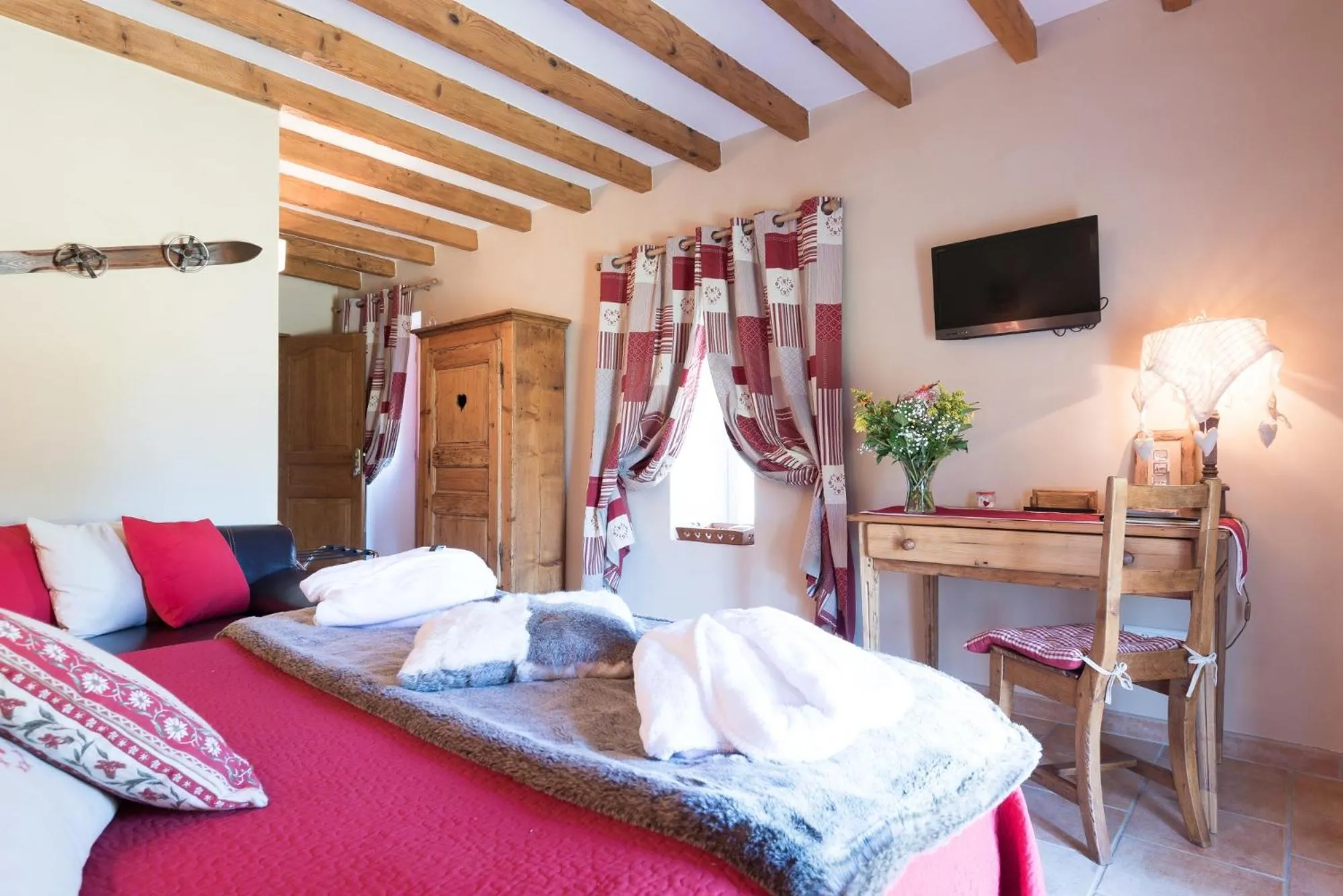 Bedroom, Bed in Le Moulin de Beaunette