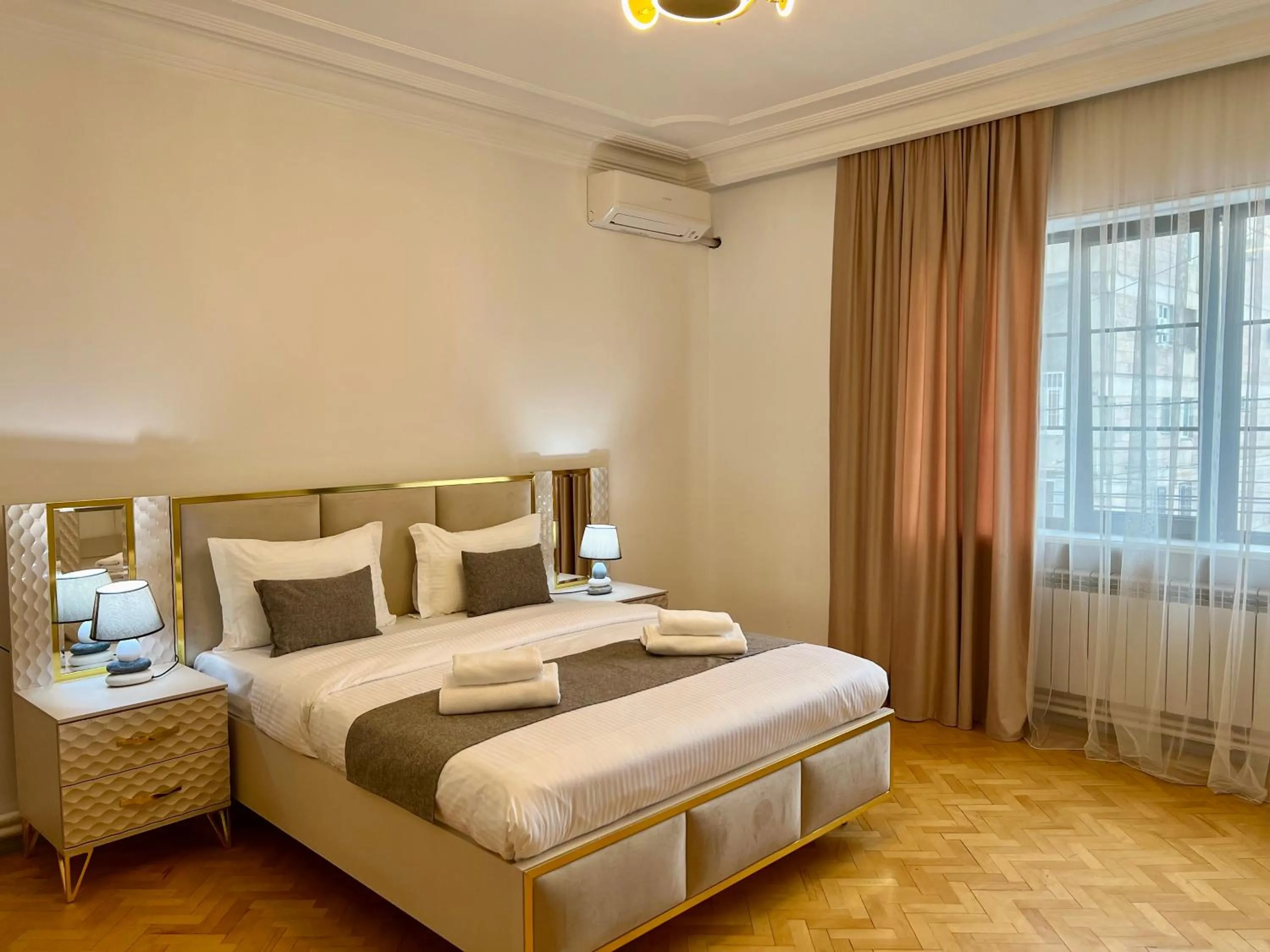 Deluxe Double Room with Shower in MANSION HOTEL YEREVAN