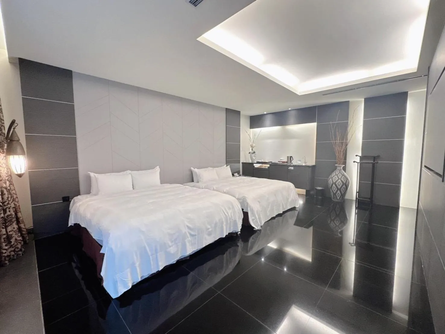 Bedroom, Bed in Orient Luxury Villa Motel