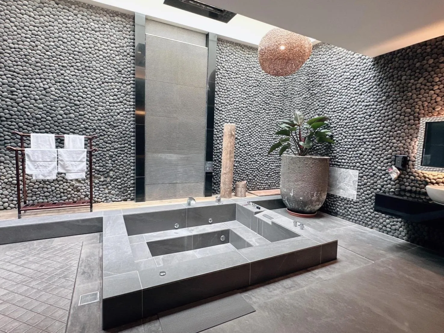 Bathroom in Orient Luxury Villa Motel