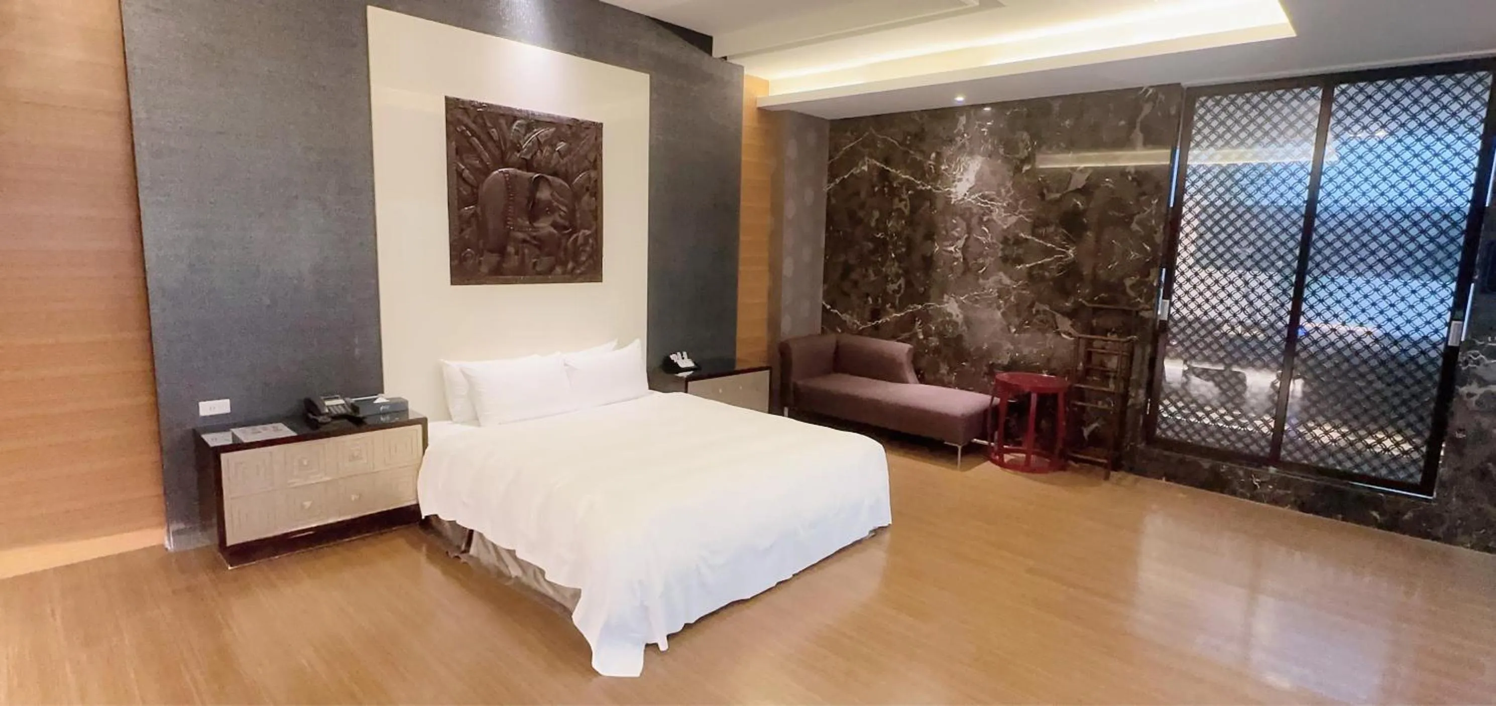 Bedroom, Bed in Orient Luxury Villa Motel