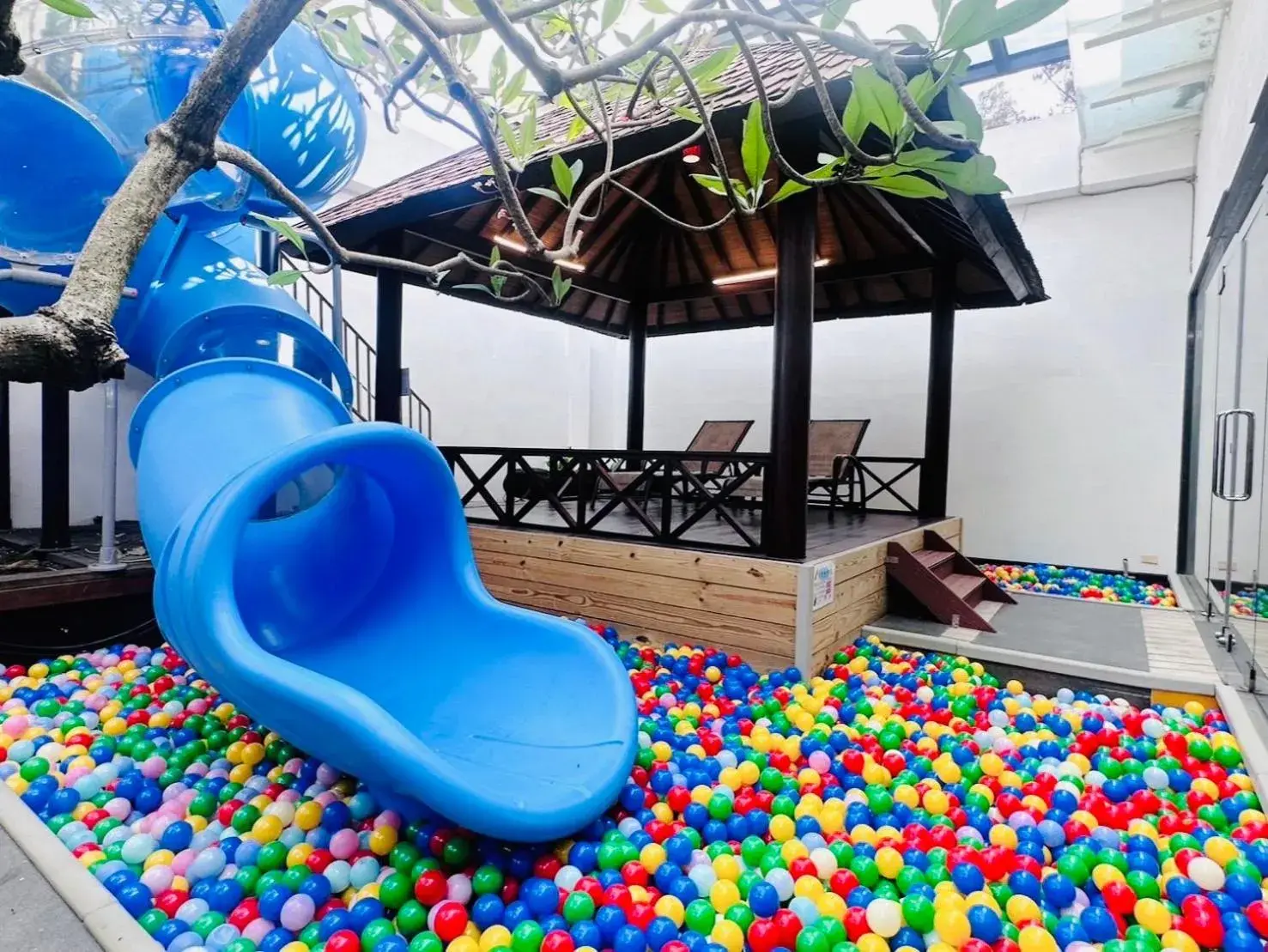 Children play ground, Water Park in Orient Luxury Villa Motel