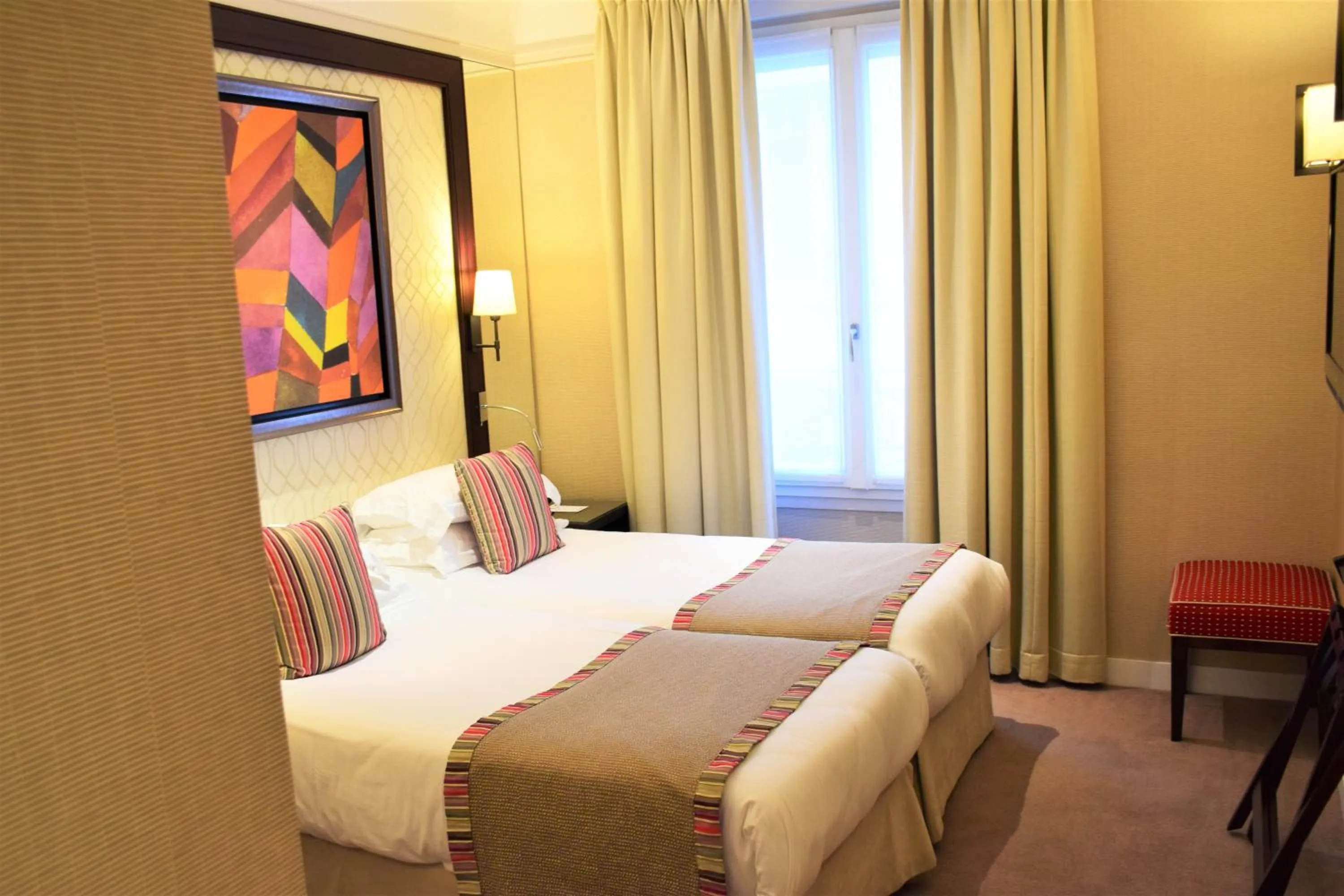 Bed in Folkestone Opéra