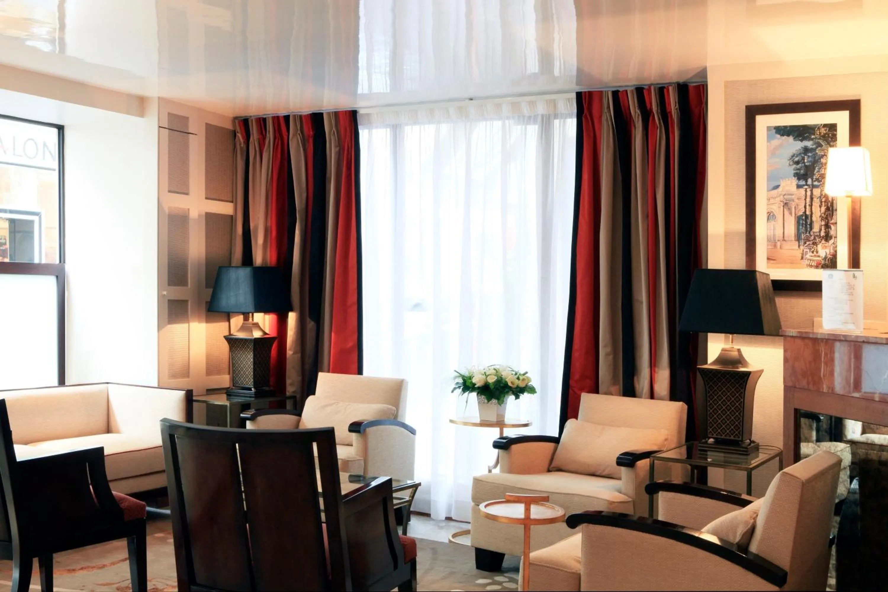 Area and facilities in Folkestone Opéra