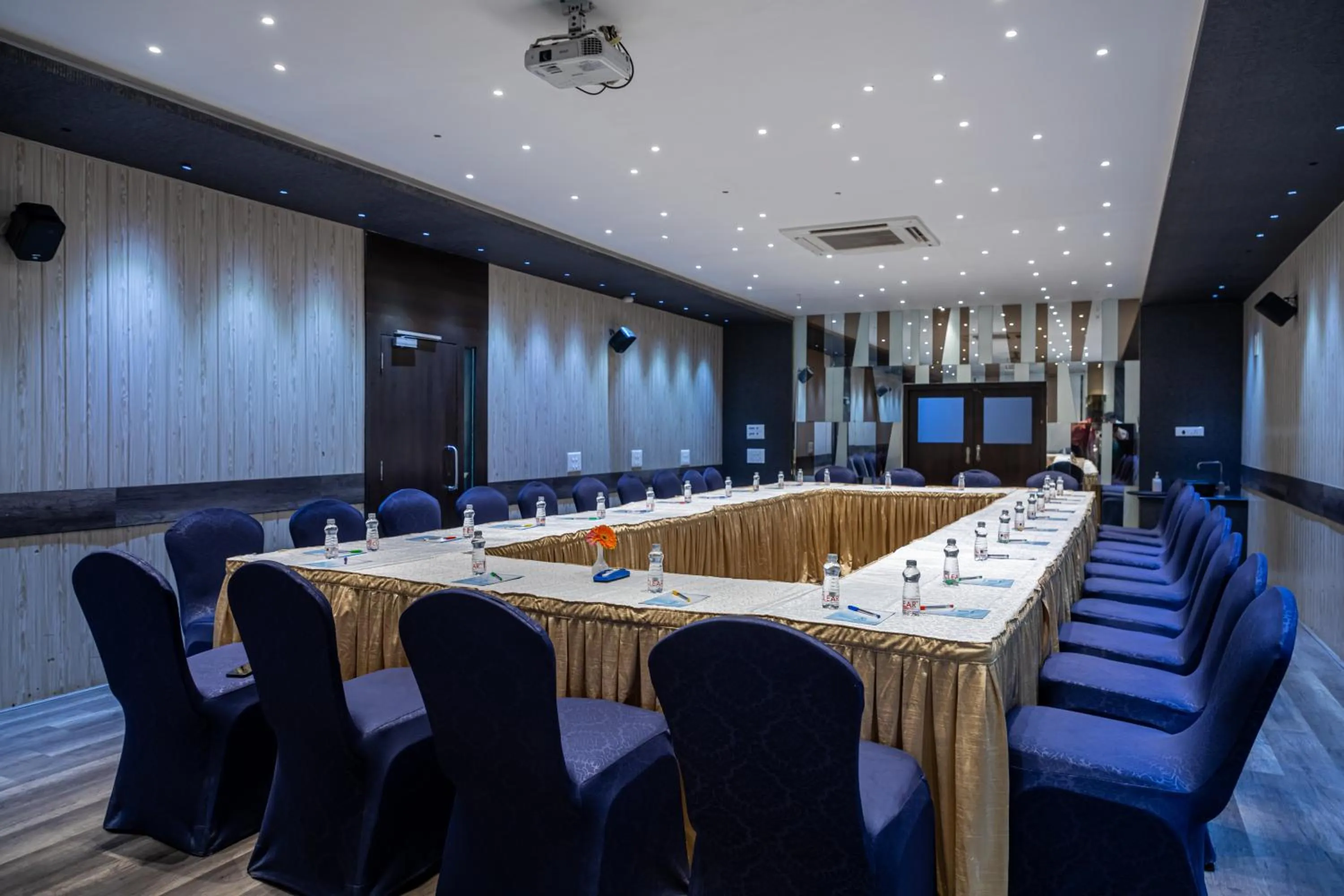 Banquet/Function facilities in Hotel Rama Heritage