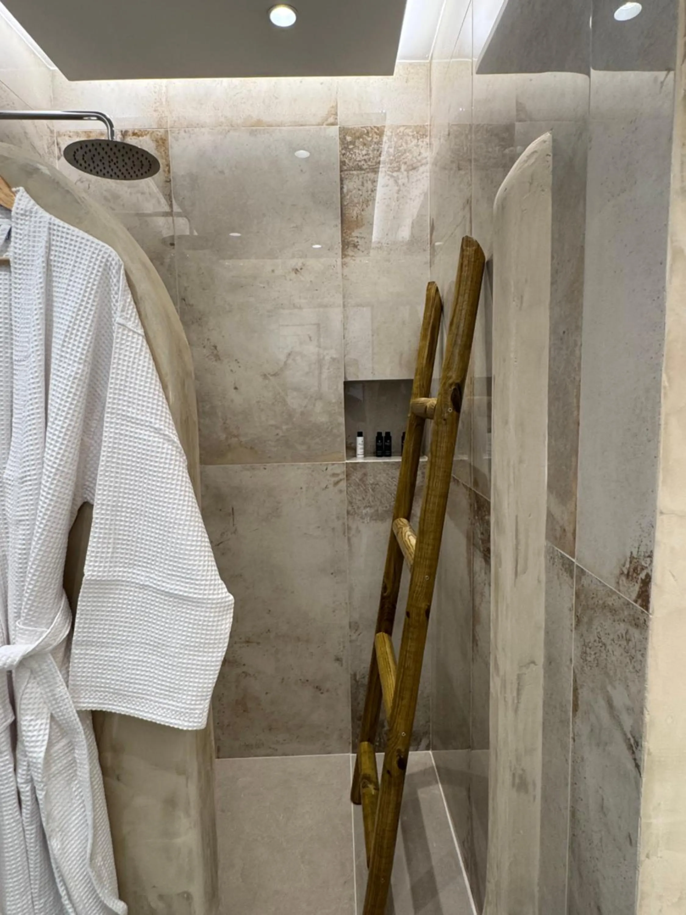 Shower in Theofanis Studios
