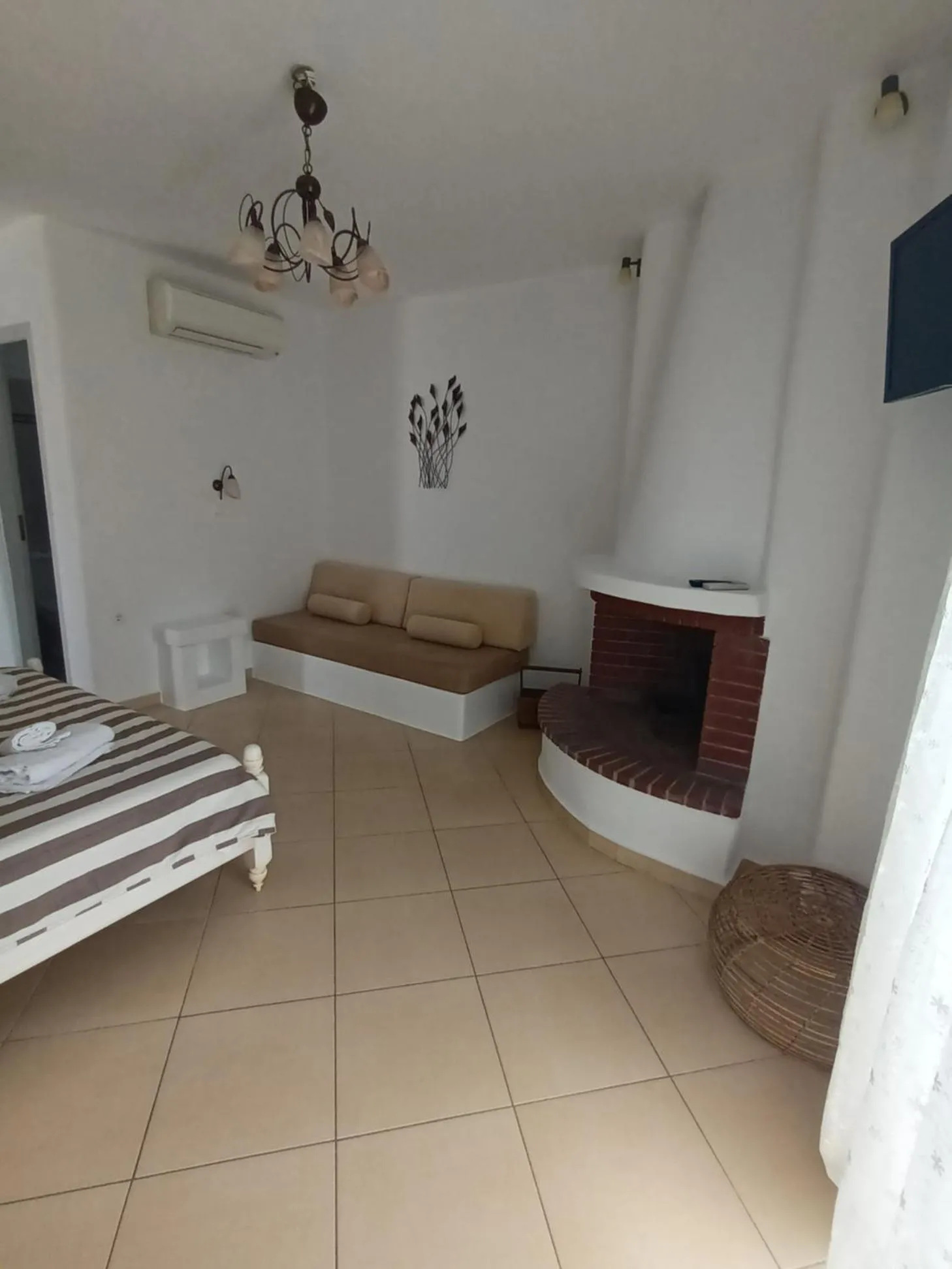 Living room, Bed in Theofanis Studios