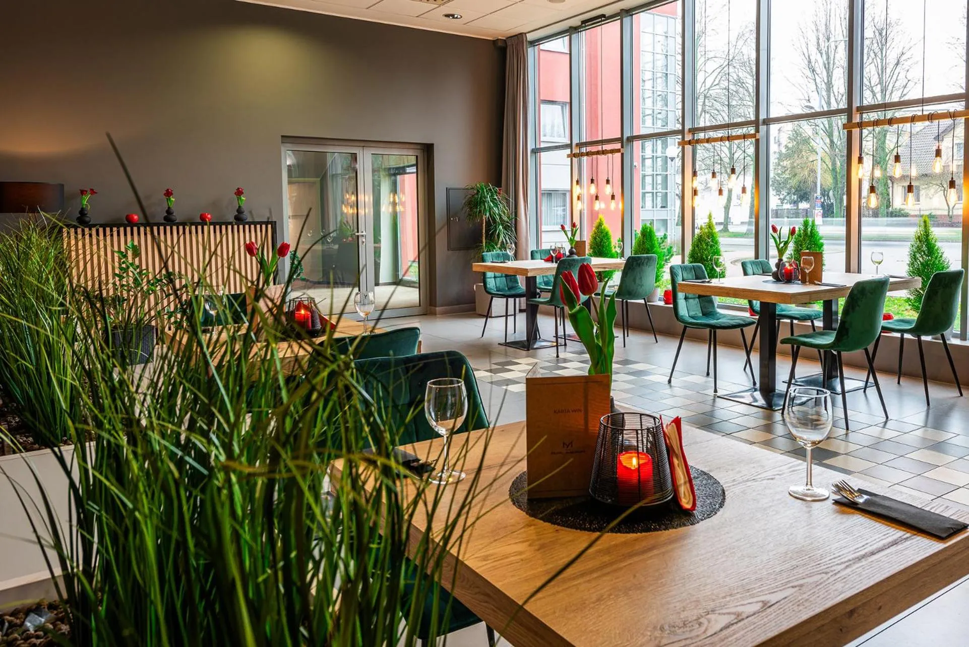 Restaurant/places to eat in Hotel Maraton