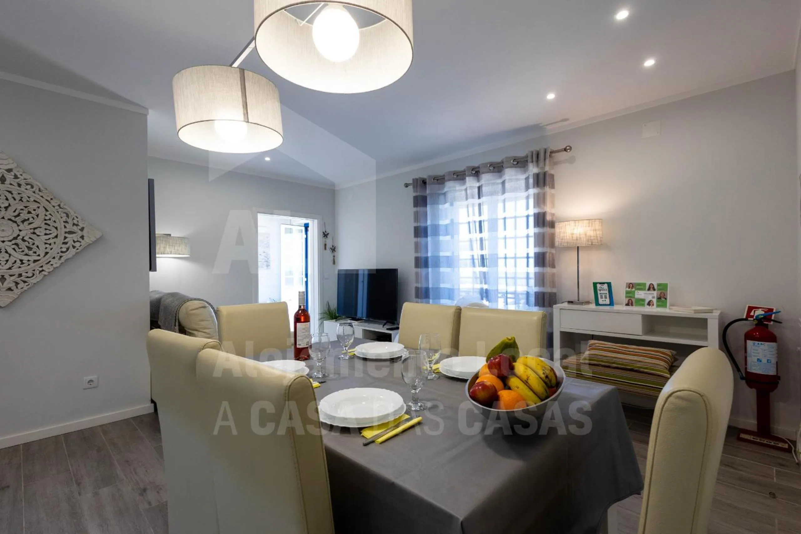 Dining area in Ribas Apartment by ACasaDasCasas