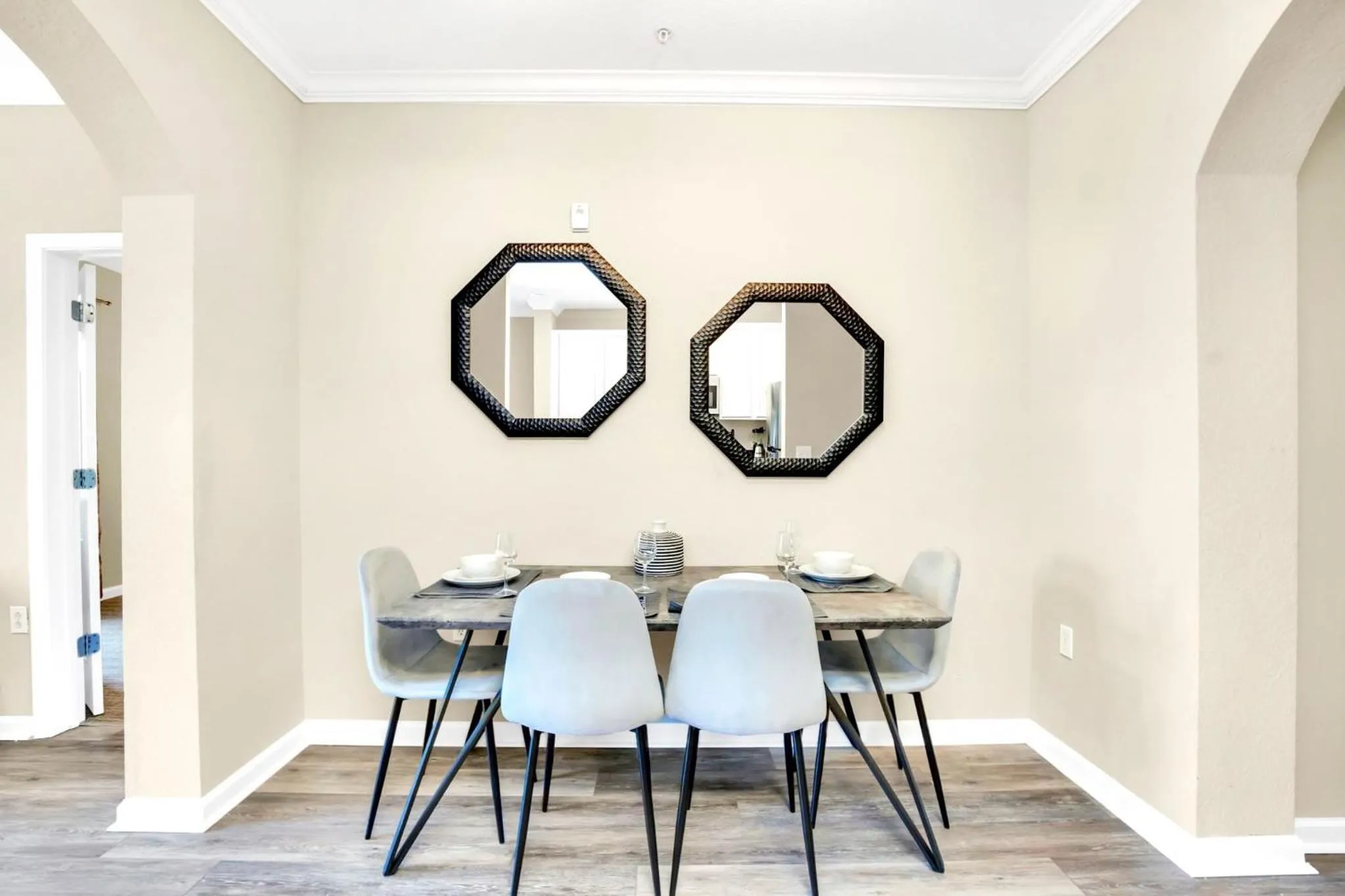 2BR Condo - Pool & Games - Near Disney