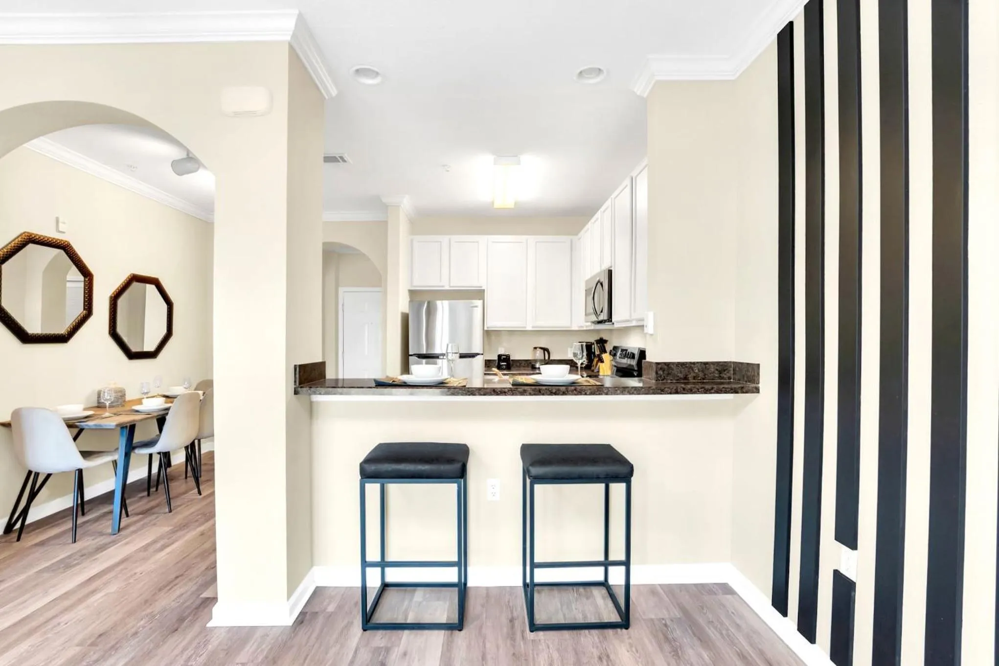 2BR Condo - Pool & Games - Near Disney