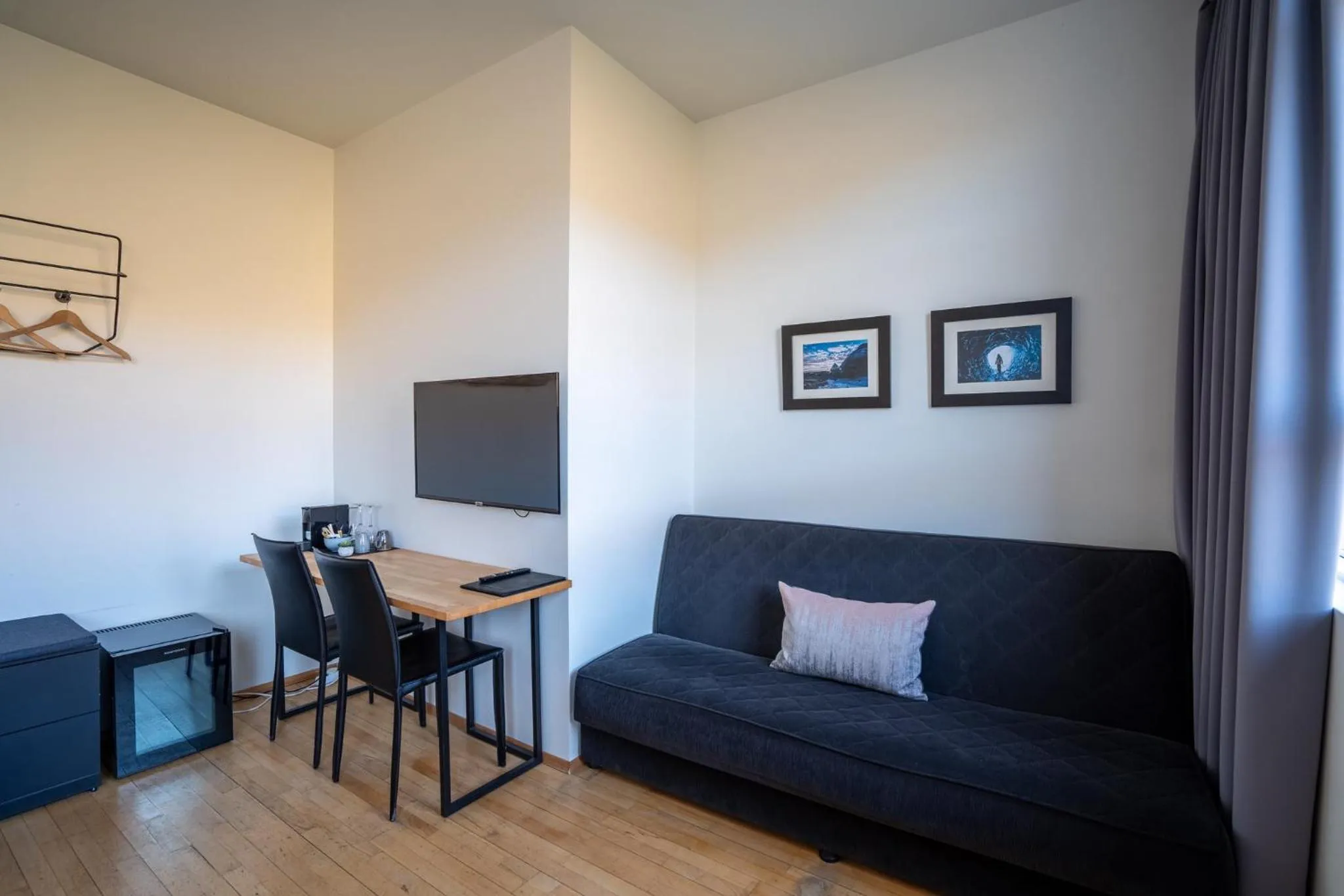 Bedroom in Volcano Hotel