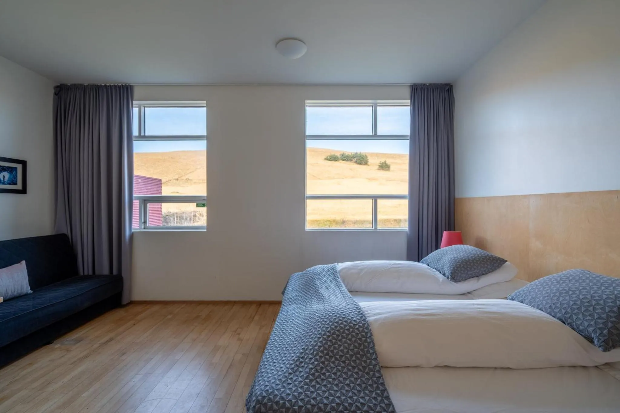 Bedroom, Bed in Volcano Hotel