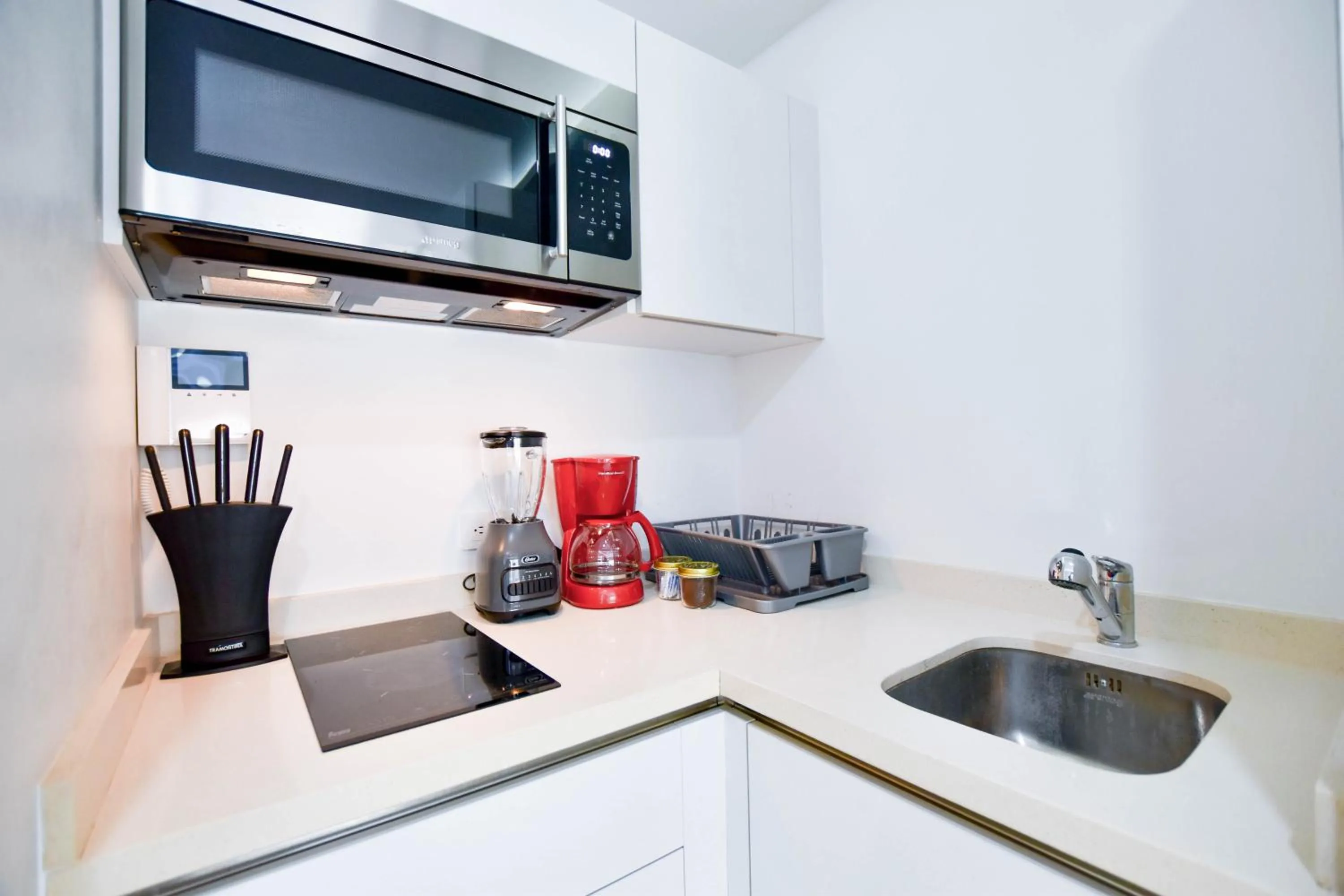kitchen in OP downtown Studio by Casago