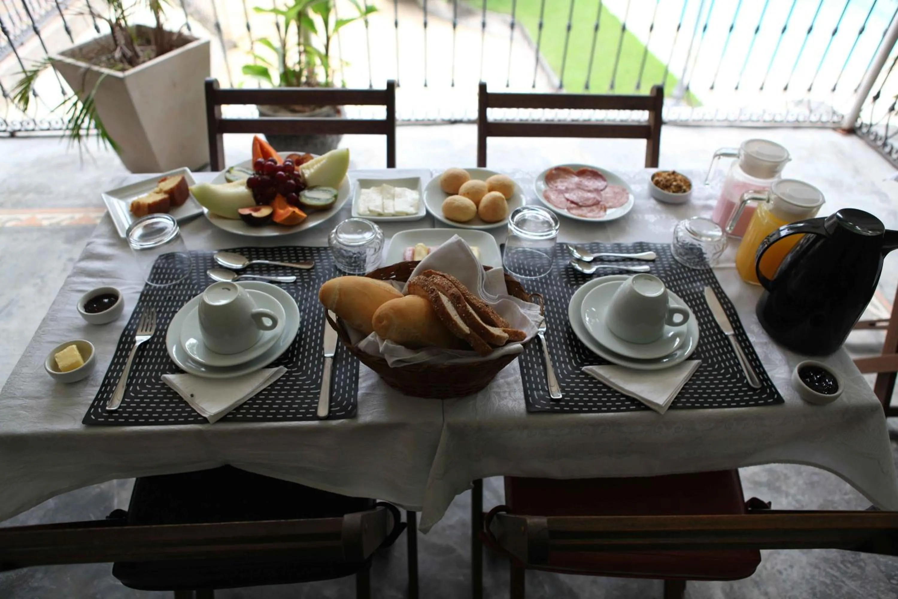 Restaurant/places to eat in Villa Laurinda